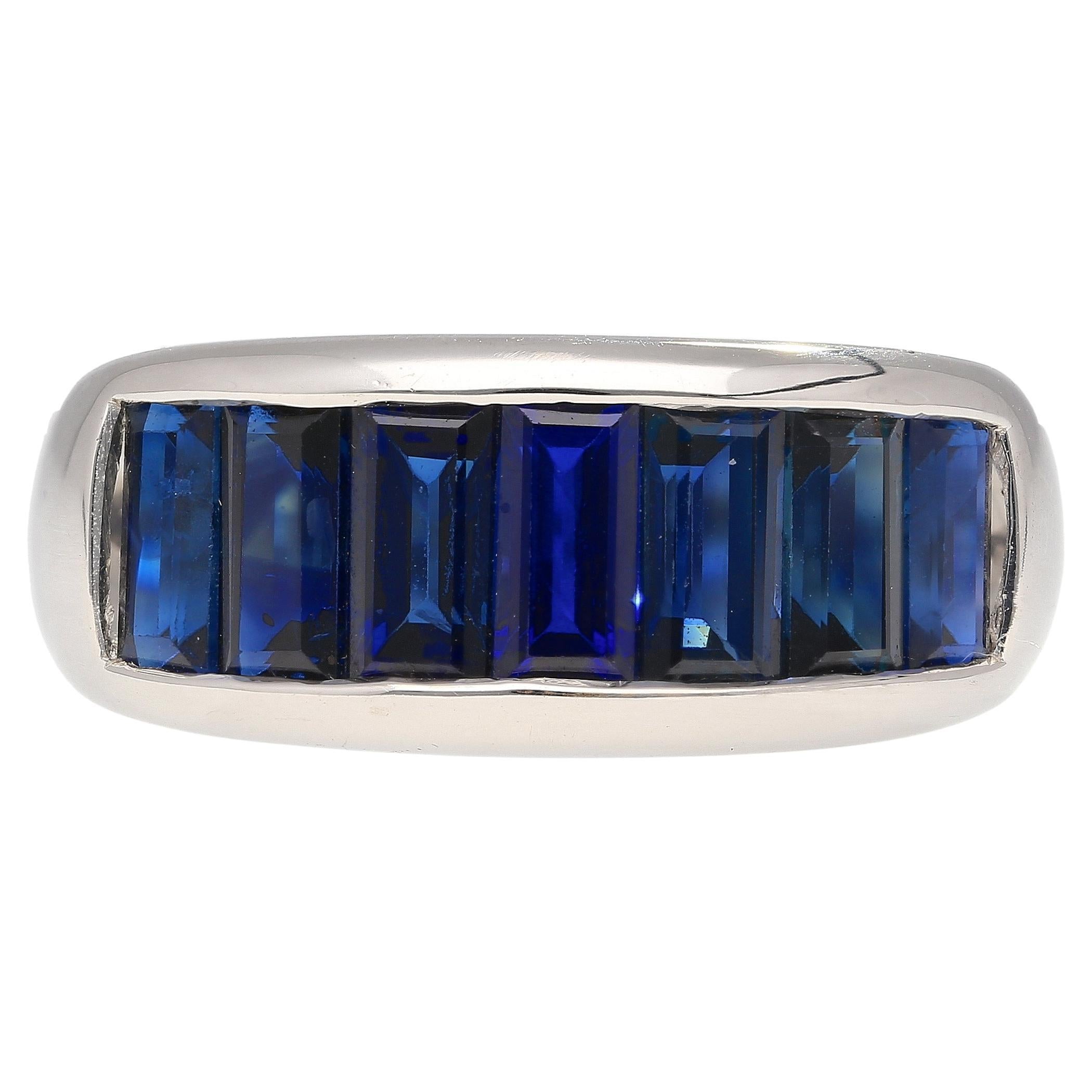 18K Solid White Gold Channel Set Baguette Cut Blue Sapphire Band Ring For Sale