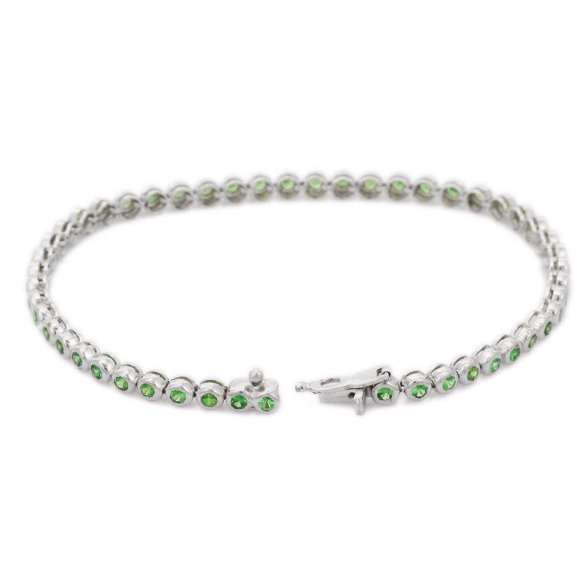 Or blanc massif 18 carats Dainty Round Cut  Bracelet de tennis en tsavorite naturelle pour elle Pour femmes en vente