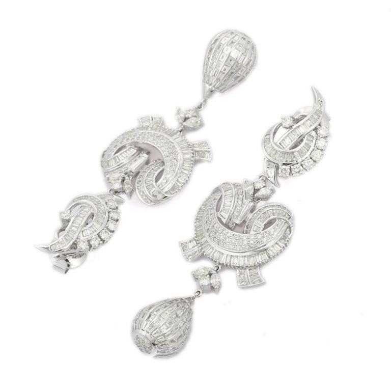 Orecchini pendenti in oro bianco massiccio 18k con diamanti da 15,87 carati per lei in vendita 1