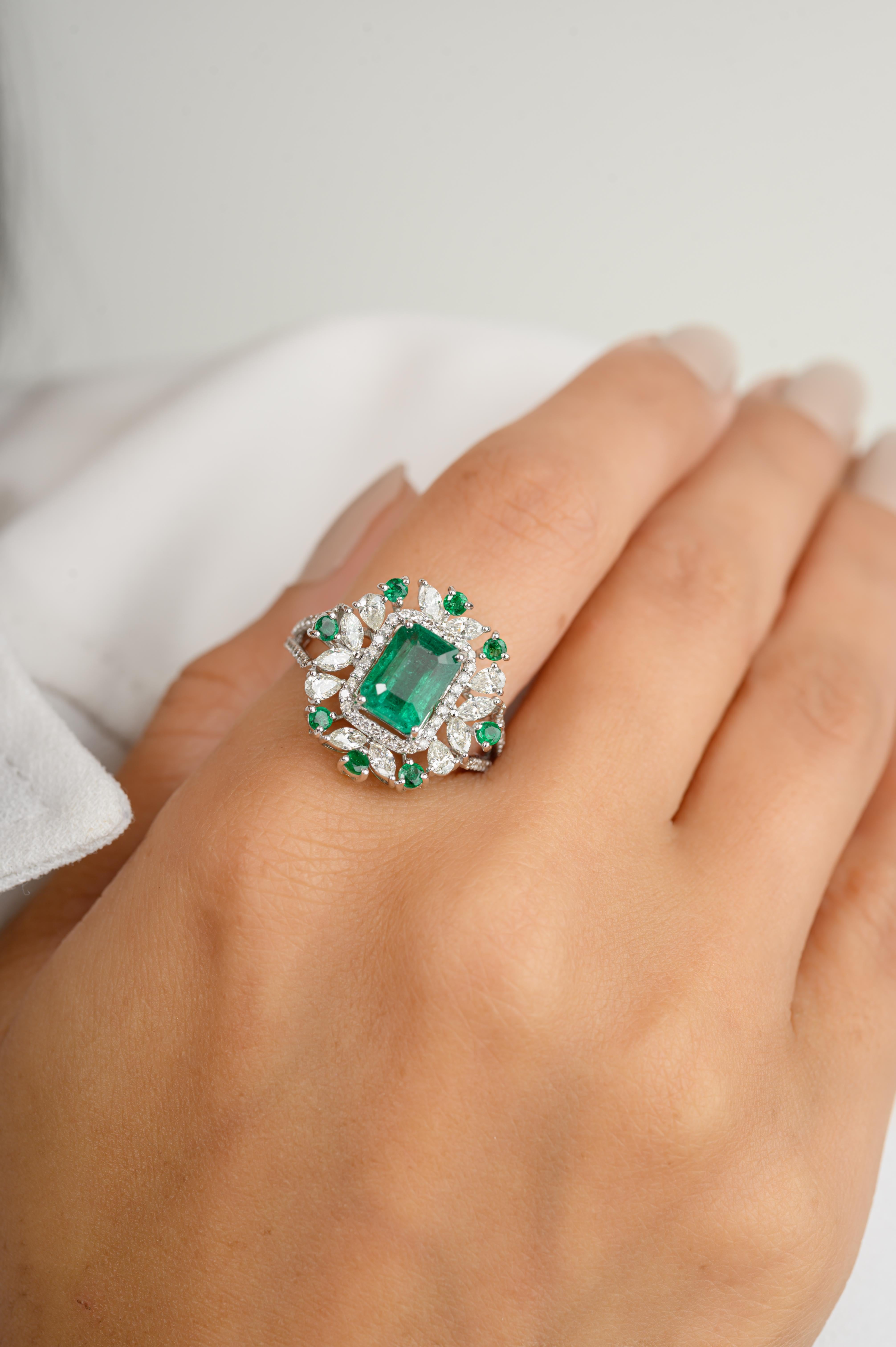 En vente :  Bague de mariage en or blanc massif 18 carats pour femmes avec émeraude et diamant 4