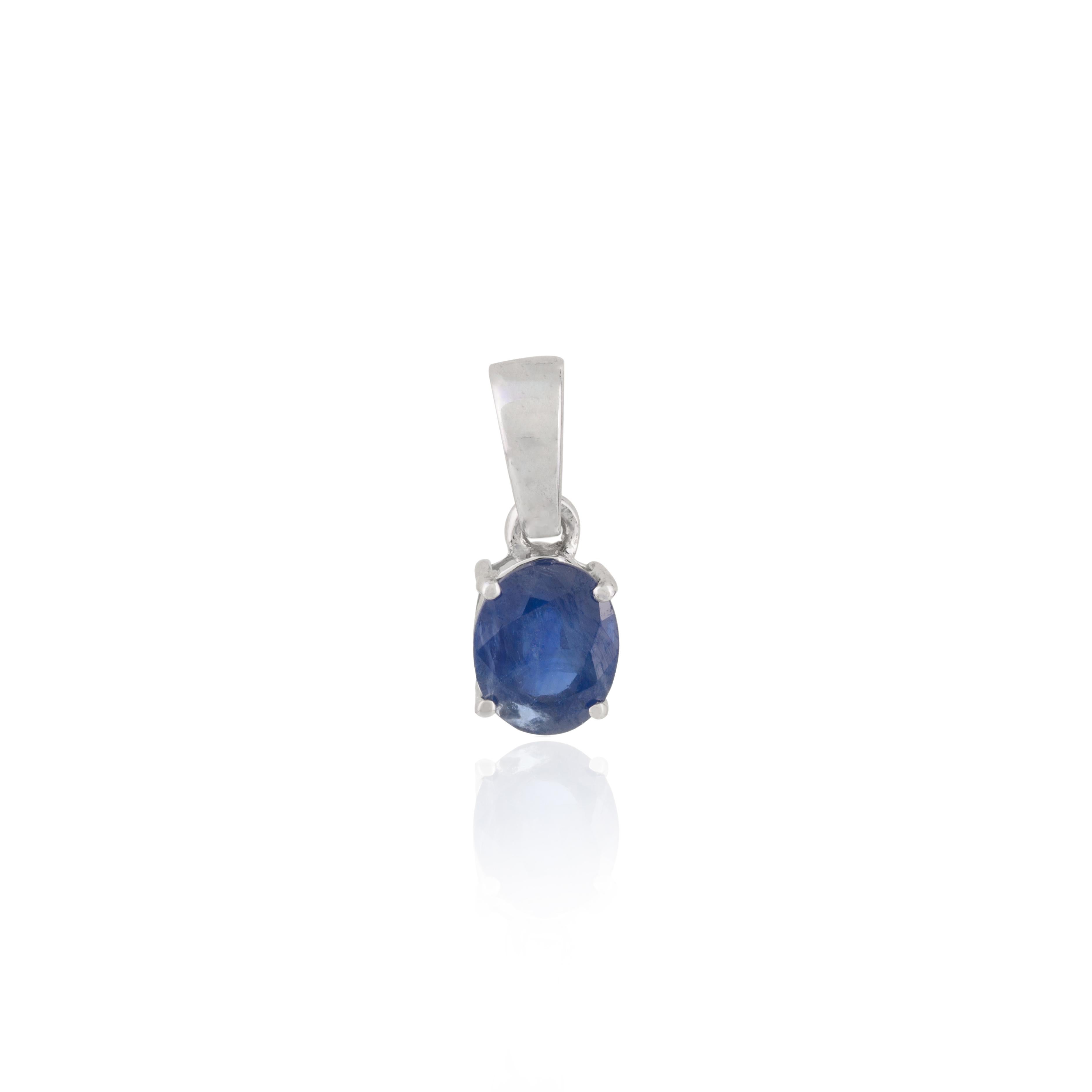 18k Solid White Gold Natural Blue Sapphire Pendant and Earrings Jewelry Set For Sale 5