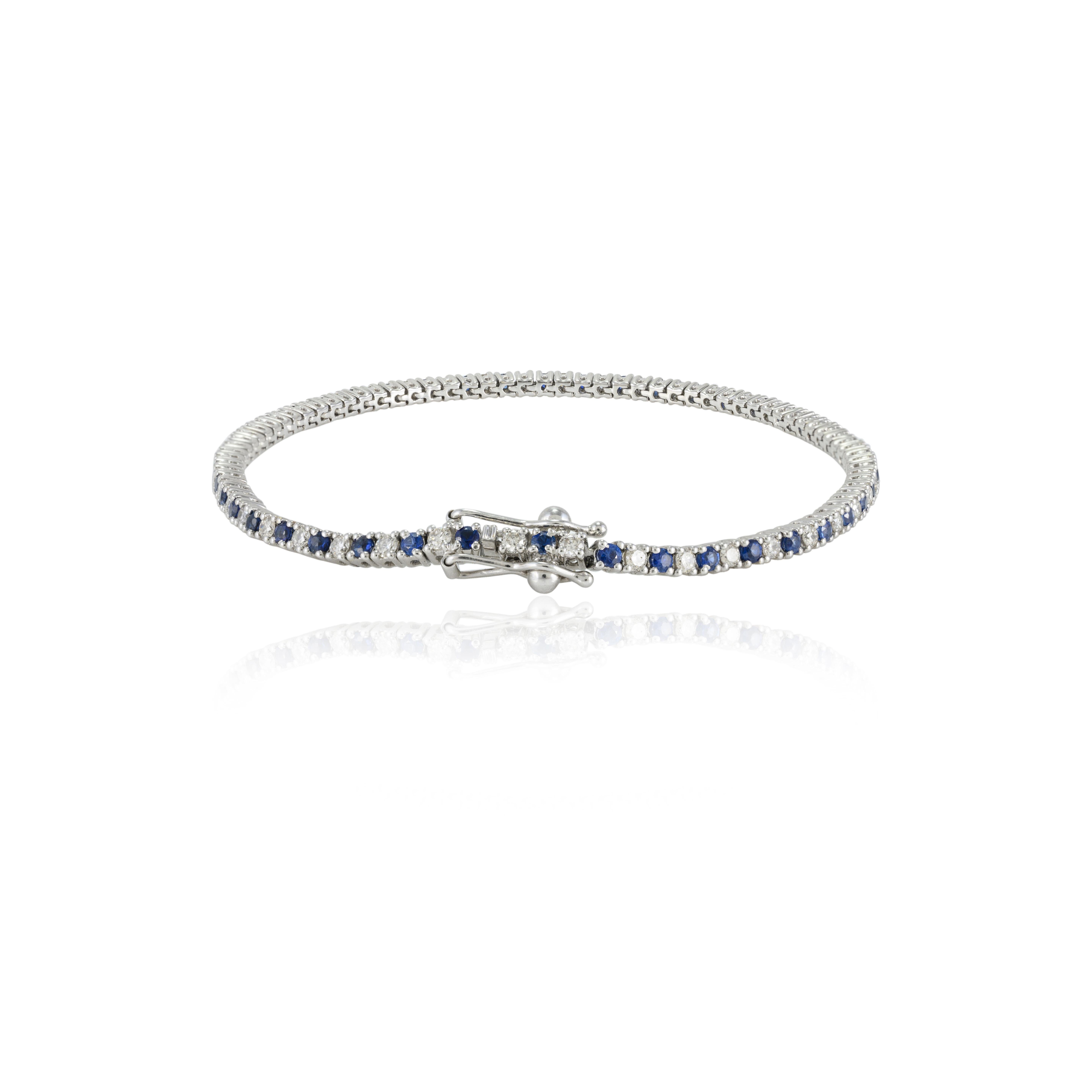 18k Solid White Gold Natural Sleek Blue Sapphire and Diamond Tennis Bracelet  In New Condition For Sale In Houston, TX