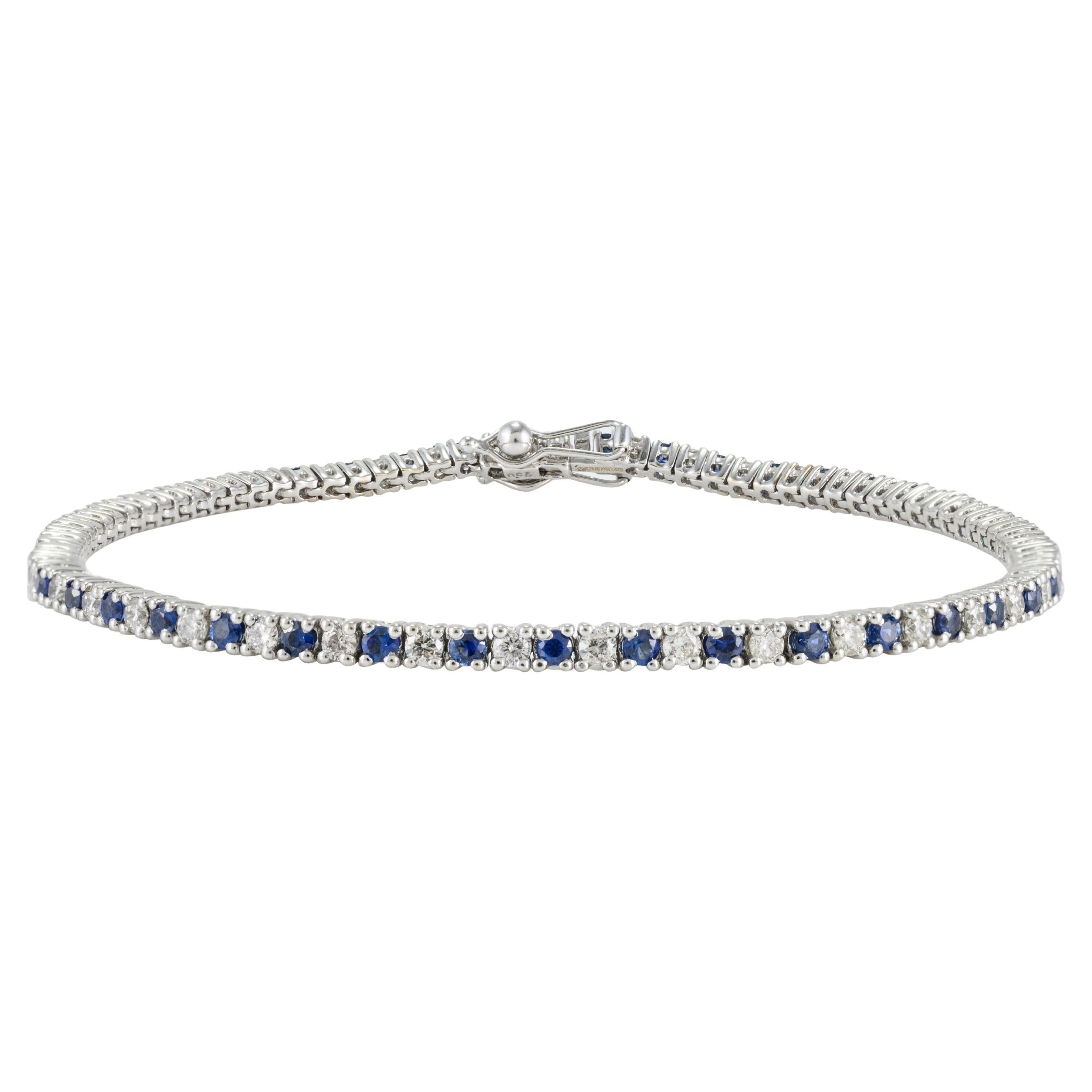Bracelet tennis en or blanc massif 18 carats avec saphir bleu naturel élégant et diamants 