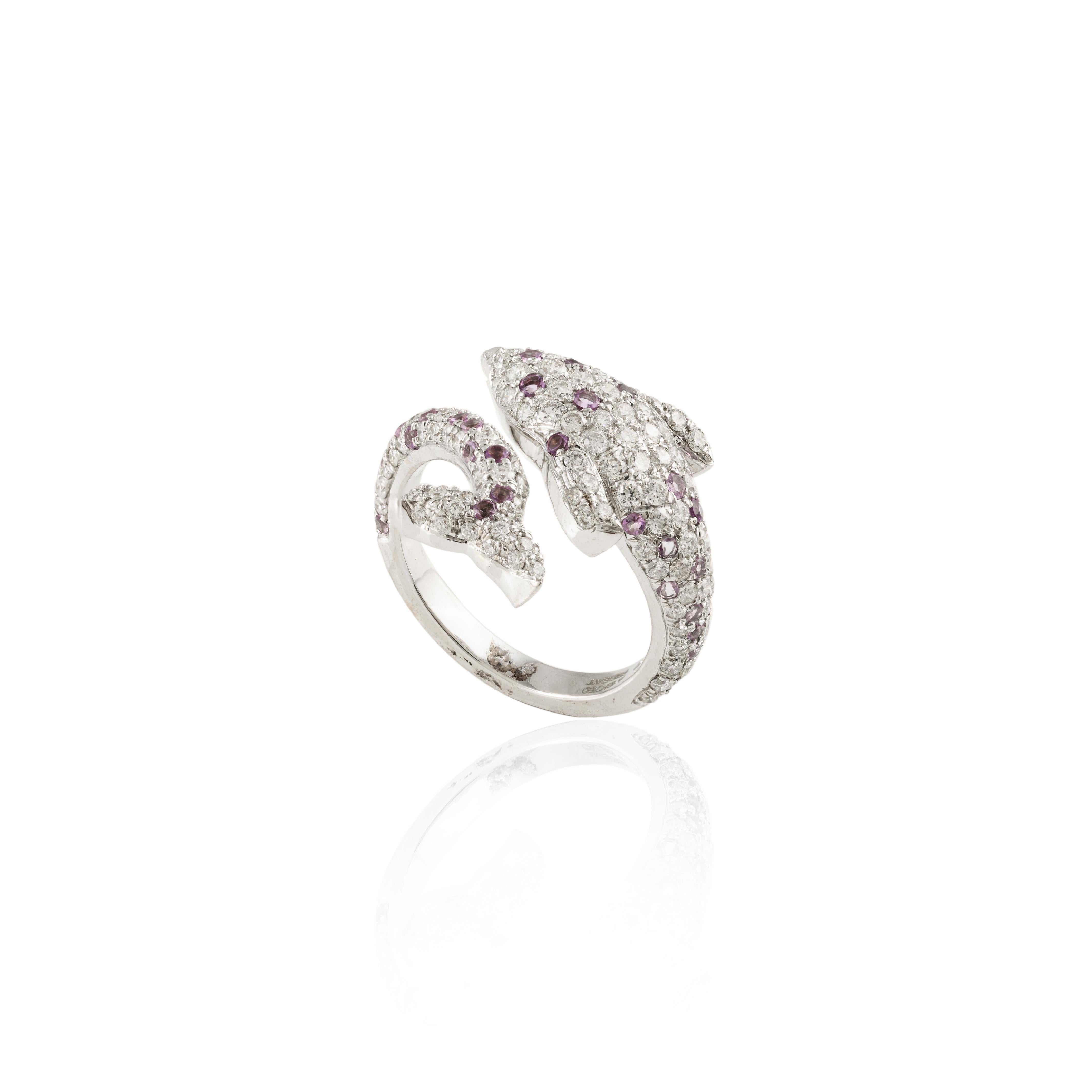 18 Karat massives Weißgold Bypass-Ring mit Amethyst und Diamant in Pavé-Fassung und Delphin (Rundschliff) im Angebot