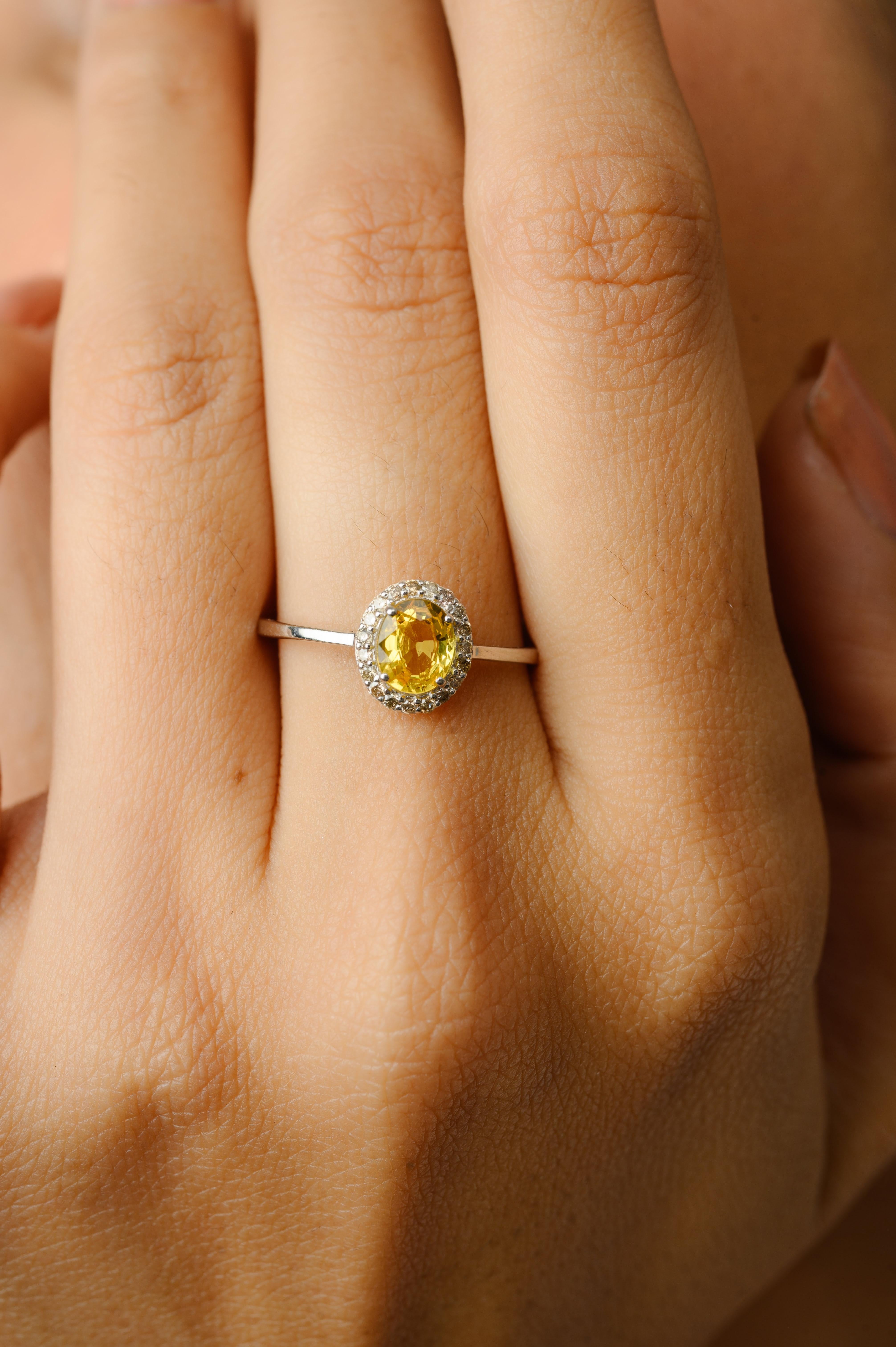 Im Angebot: 18 Karat Weißgold Gelber Saphir Halo Diamantring und Anhänger Schmuck für ihr () 4