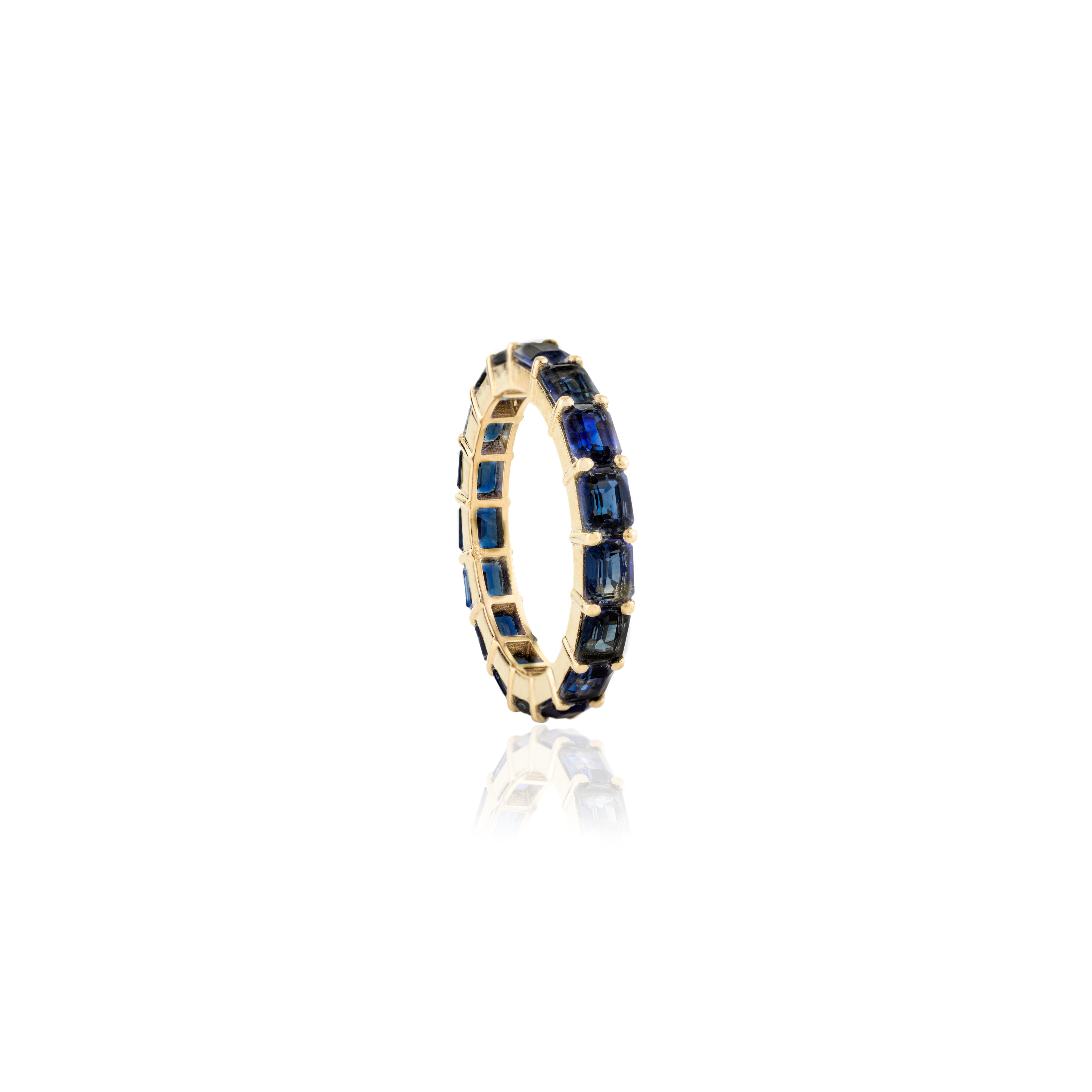 For Sale:  18k Solid Yellow Gold 4.03 Carat Baguette Cut Blue Sapphire Eternity Band Ring 7