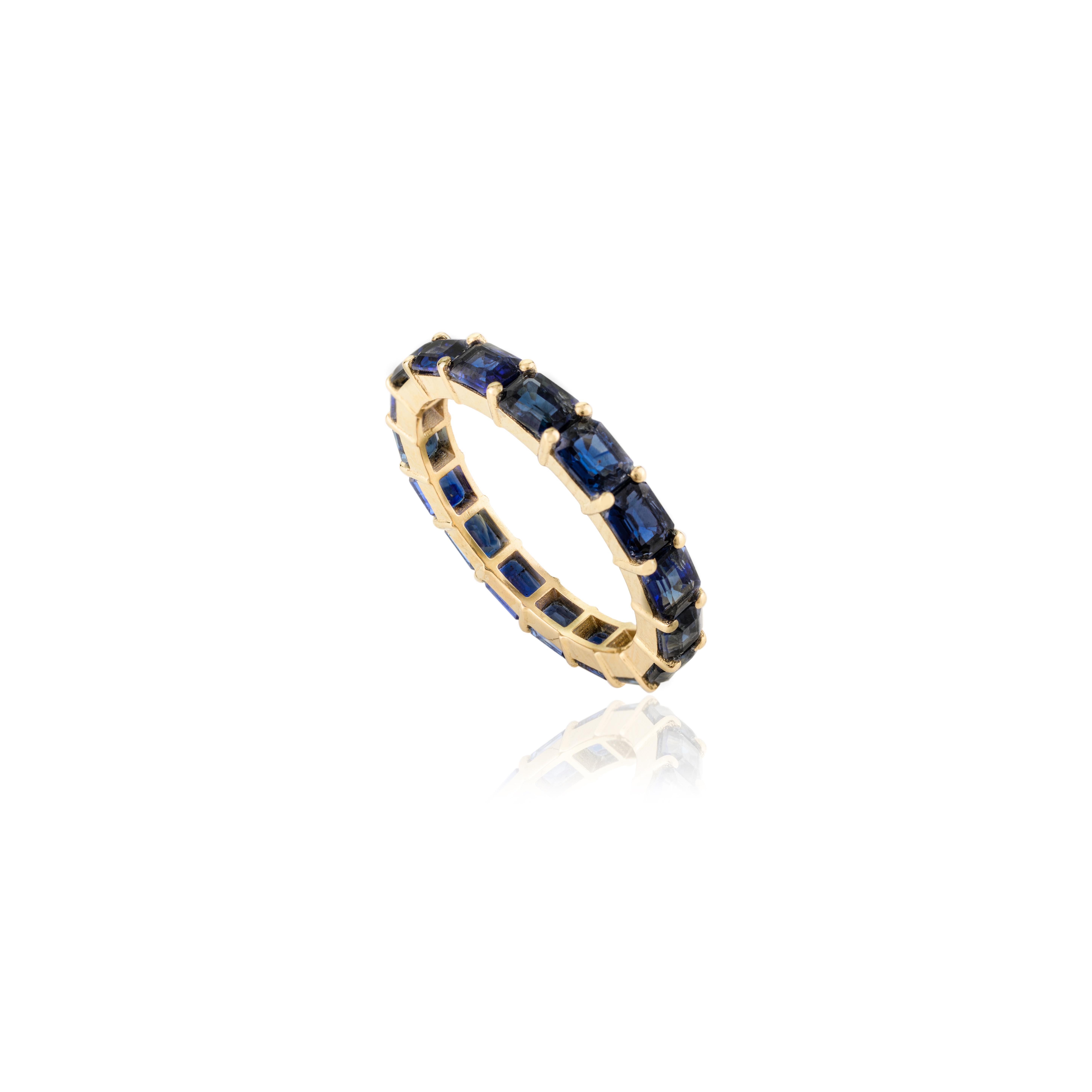 For Sale:  18k Solid Yellow Gold 4.03 Carat Baguette Cut Blue Sapphire Eternity Band Ring 5