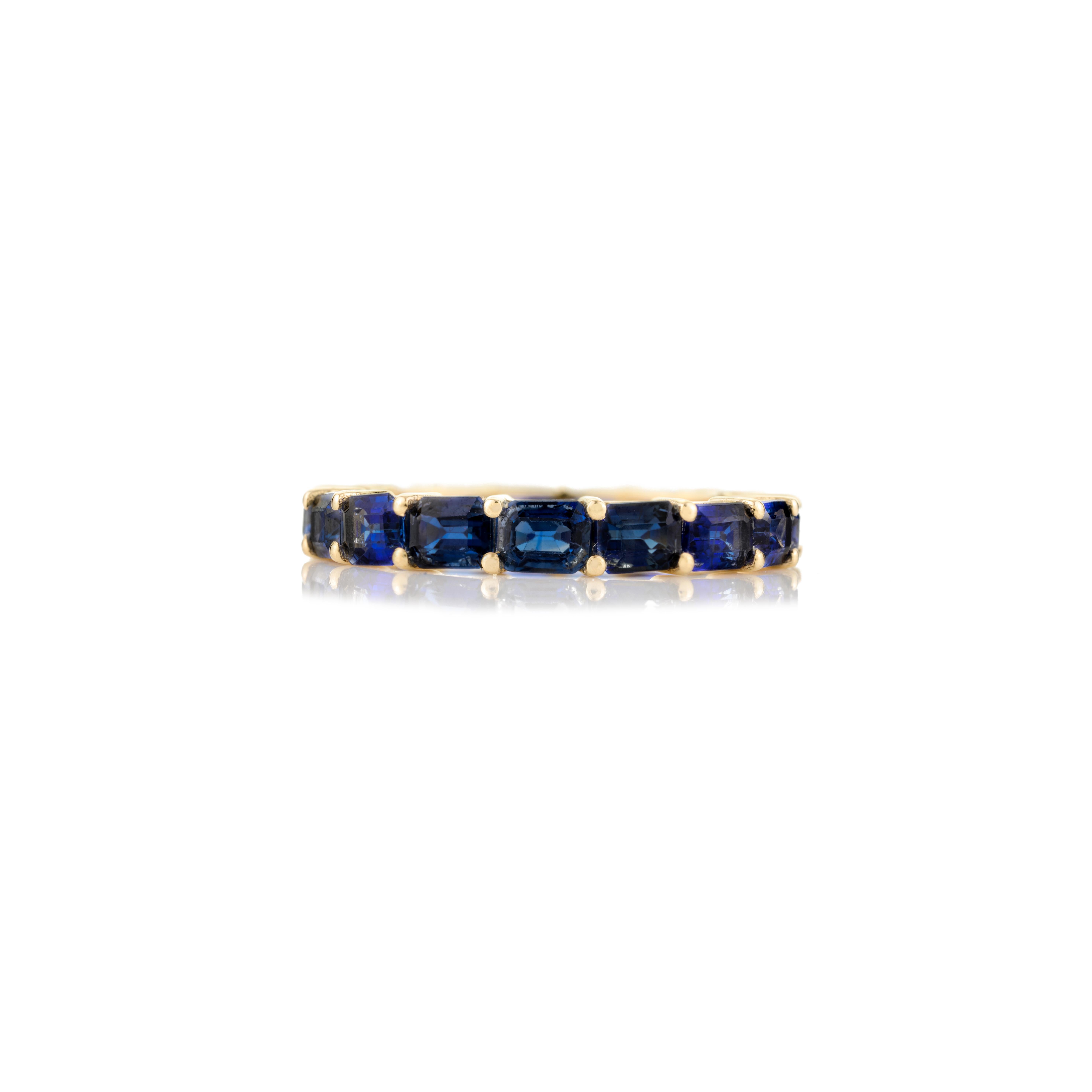 For Sale:  18k Solid Yellow Gold 4.03 Carat Baguette Cut Blue Sapphire Eternity Band Ring 3