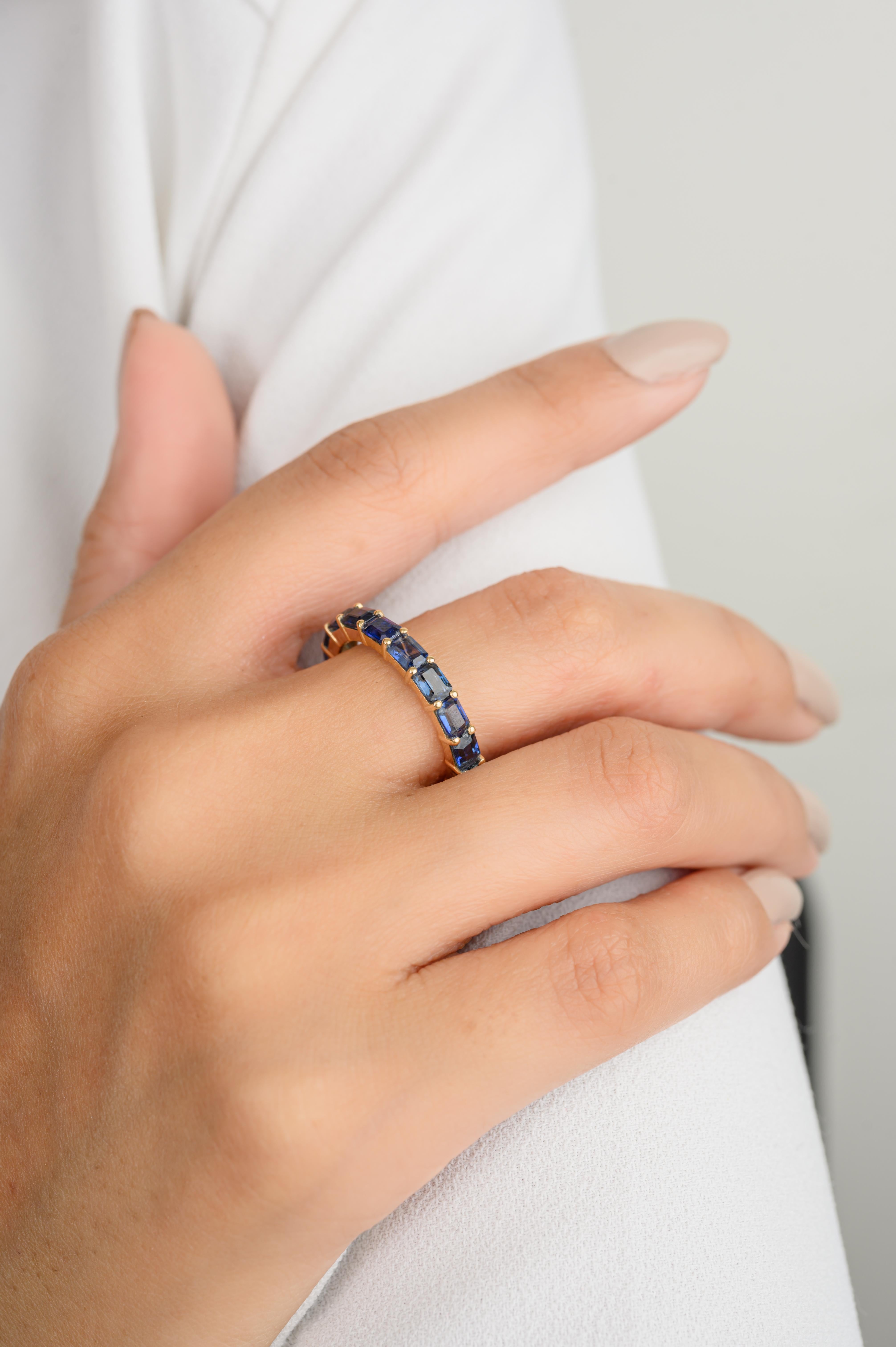 For Sale:  18k Solid Yellow Gold 4.03 Carat Baguette Cut Blue Sapphire Eternity Band Ring 4