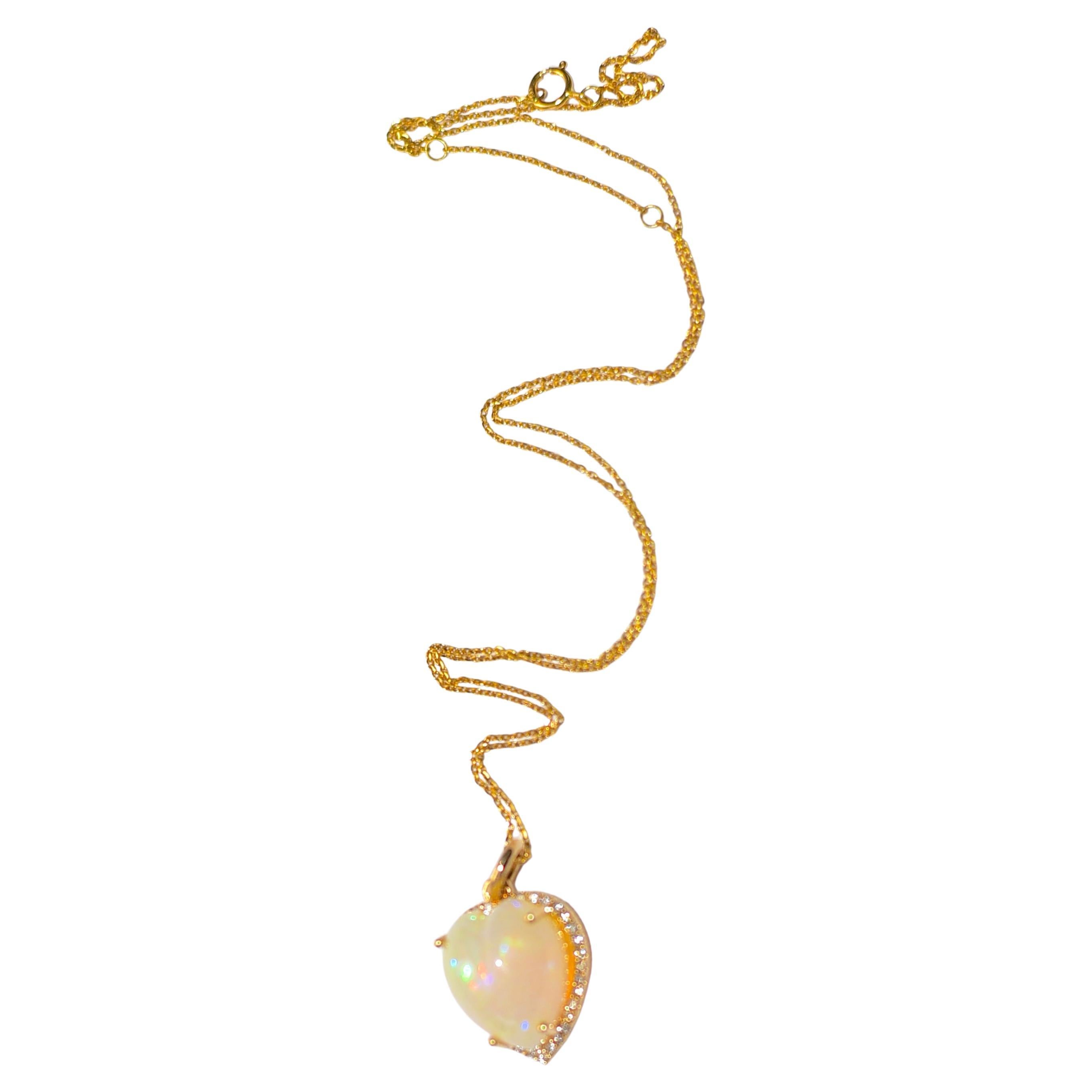Collier en or jaune massif 18k 7.37CT Natural Heart Shape Opal 0.24CT Diamond Necklace