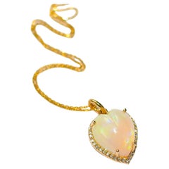 Collar de oro amarillo macizo de 18 quilates con 7,37 quilates de ópalo natural en forma de corazón y 0,24 quilates de diamantes