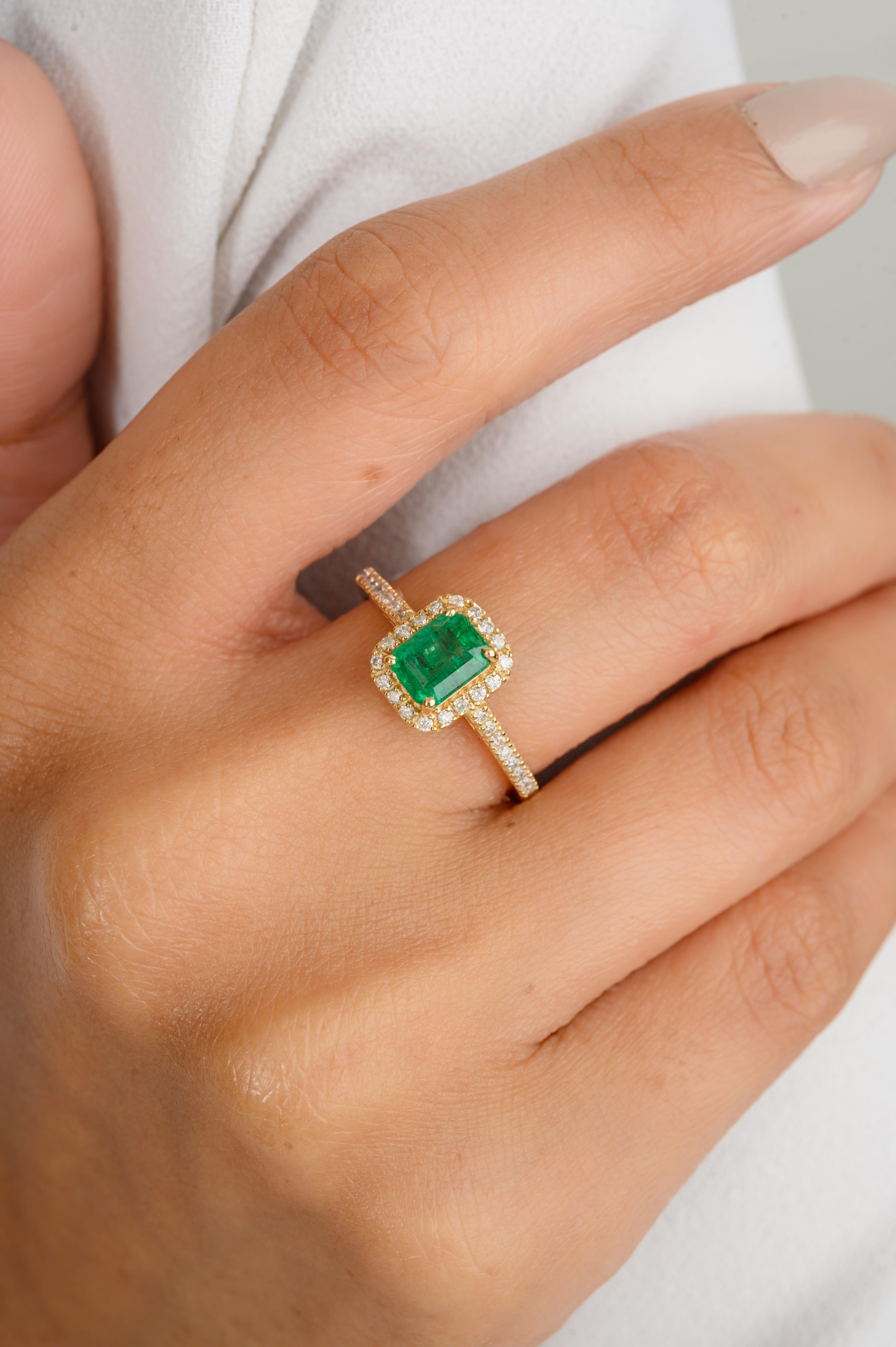 For Sale:  18k Solid Yellow Gold Certified Emerald Halo Diamond Engagement Ring for Women 4