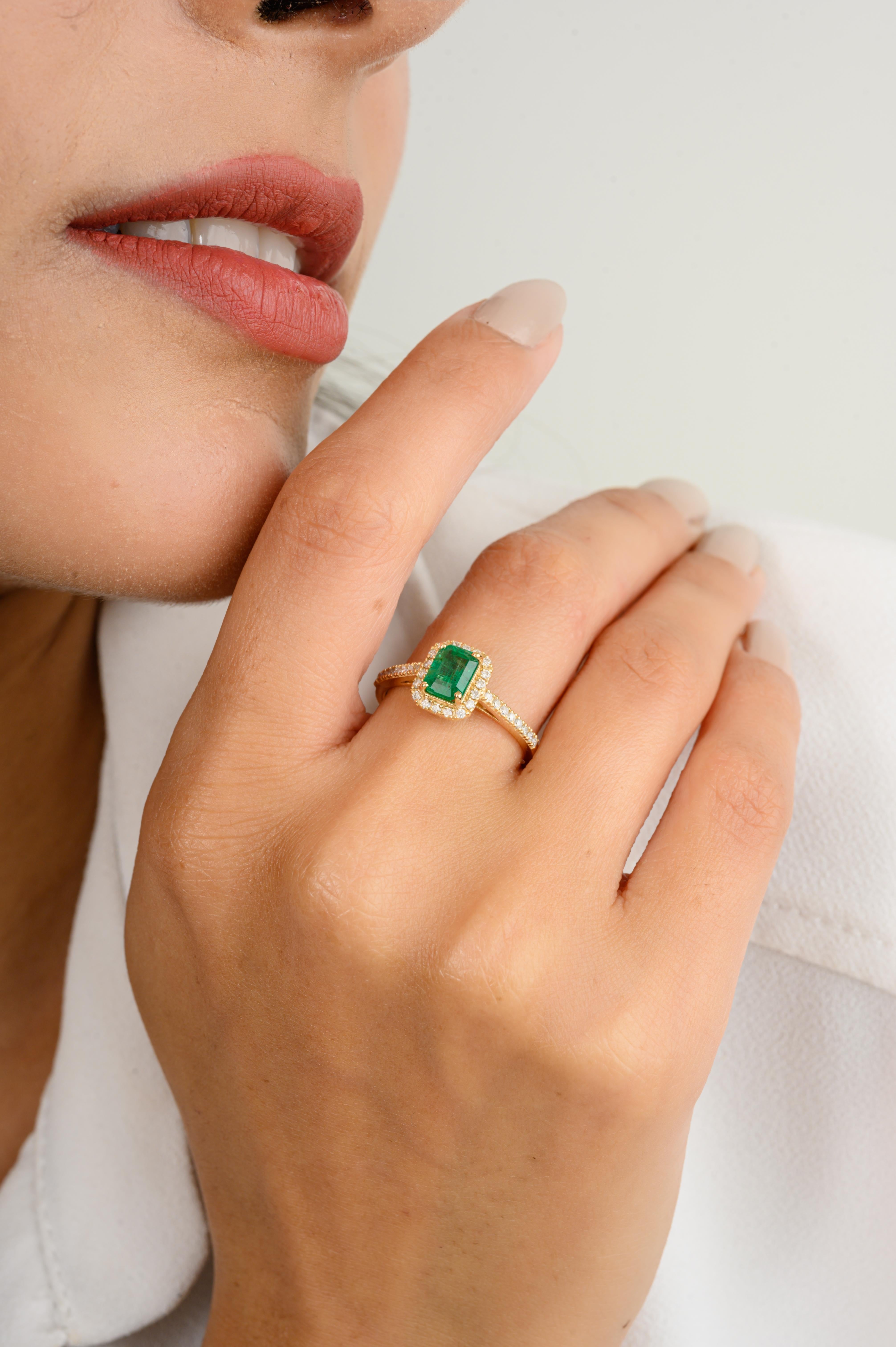 For Sale:  18k Solid Yellow Gold Certified Emerald Halo Diamond Engagement Ring for Women 7