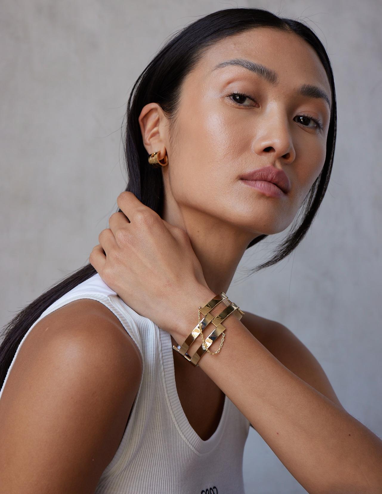 Manschettenarmband aus massivem 18-karätigem Gelbgold mit Pin-Verschluss im Vintage-Stil 120 g TW. im Angebot 1