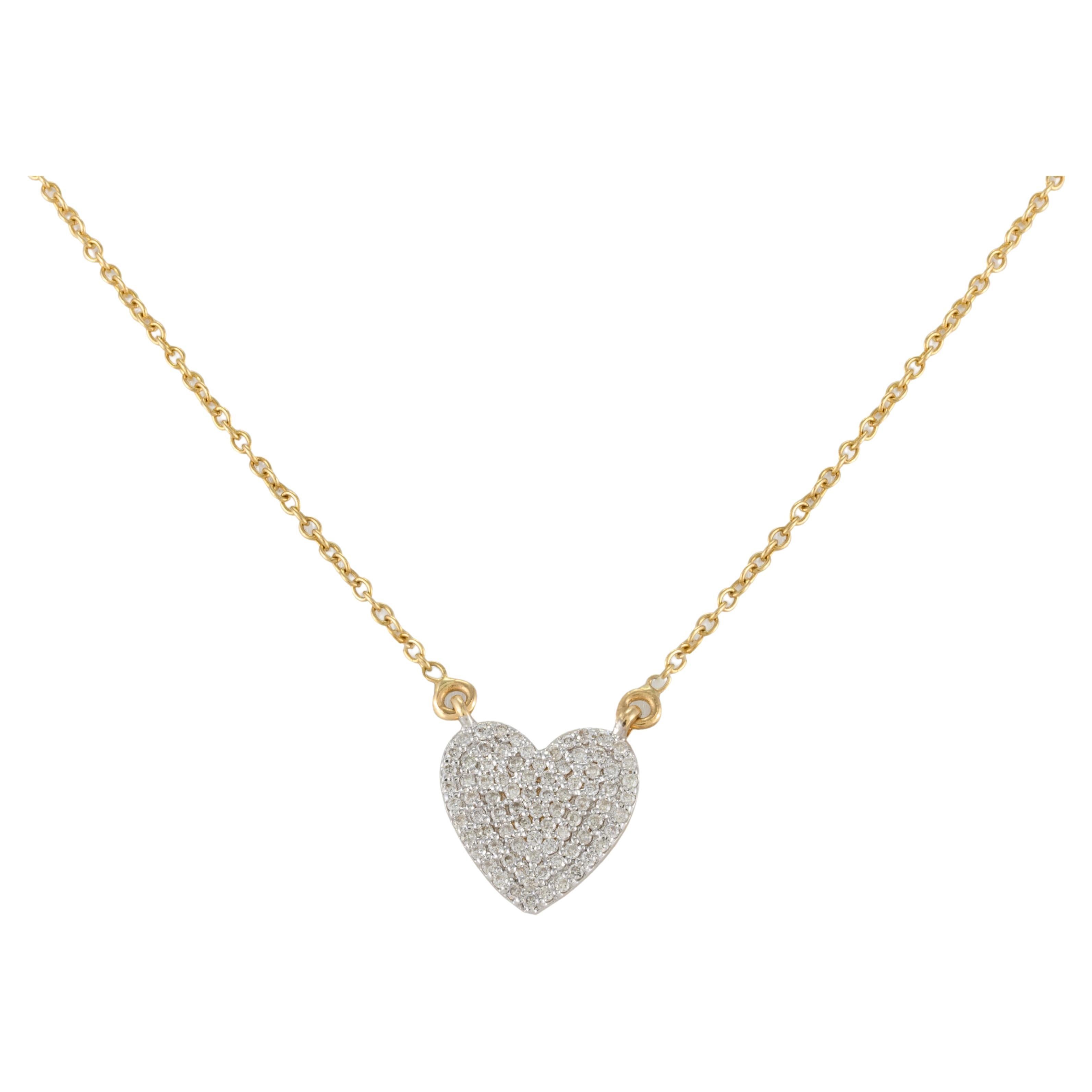 Collier en or jaune massif 18k avec pendentif en forme de coeur en diamant Cadeaux de Noël en vente