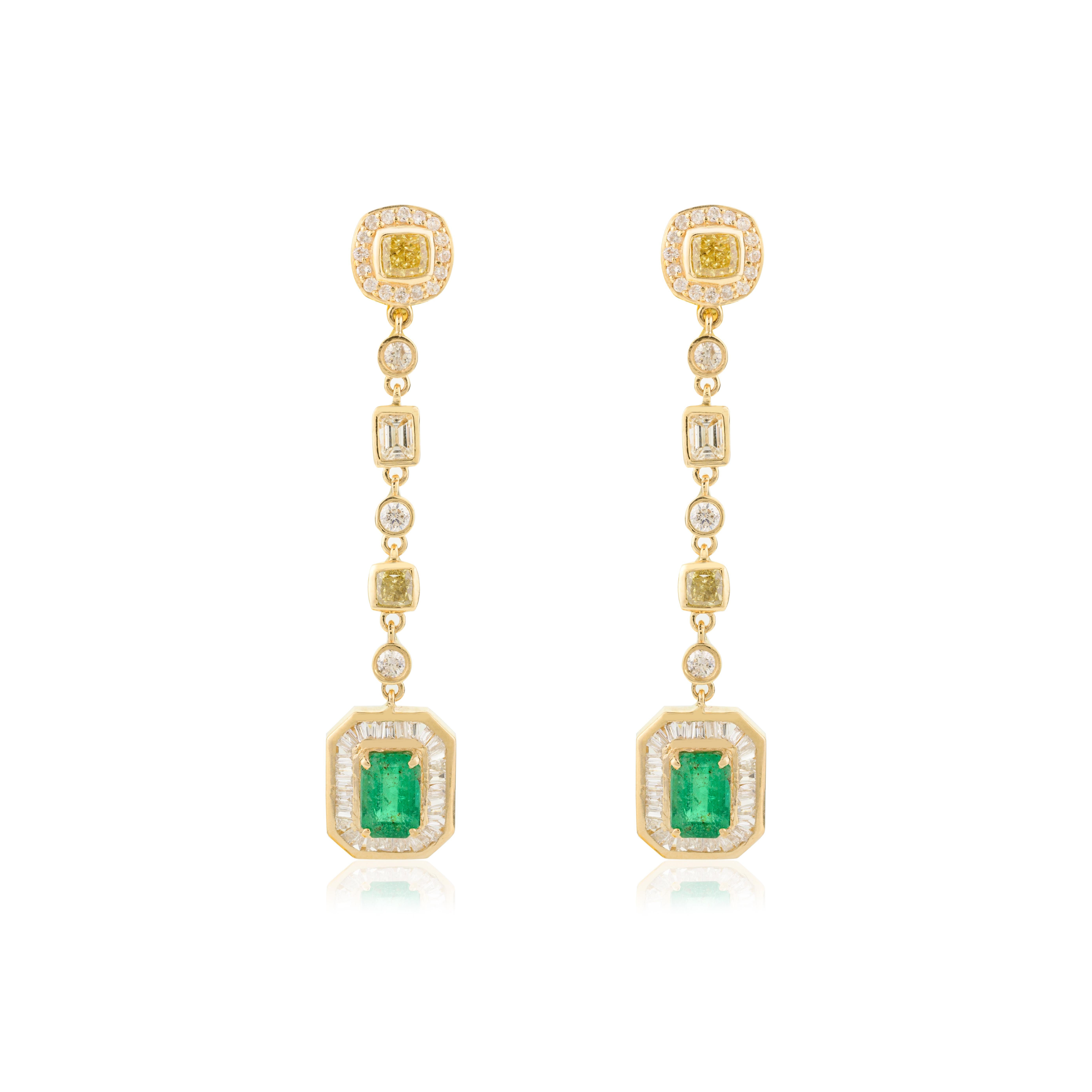 Art Déco Orecchini pendenti con diamante smeraldo in oro giallo massiccio 18k per il fidanzamento in vendita