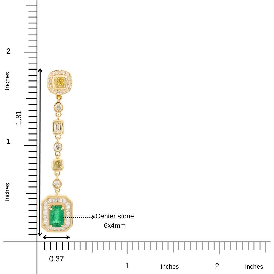 Orecchini pendenti con diamante smeraldo in oro giallo massiccio 18k per il fidanzamento in vendita 3