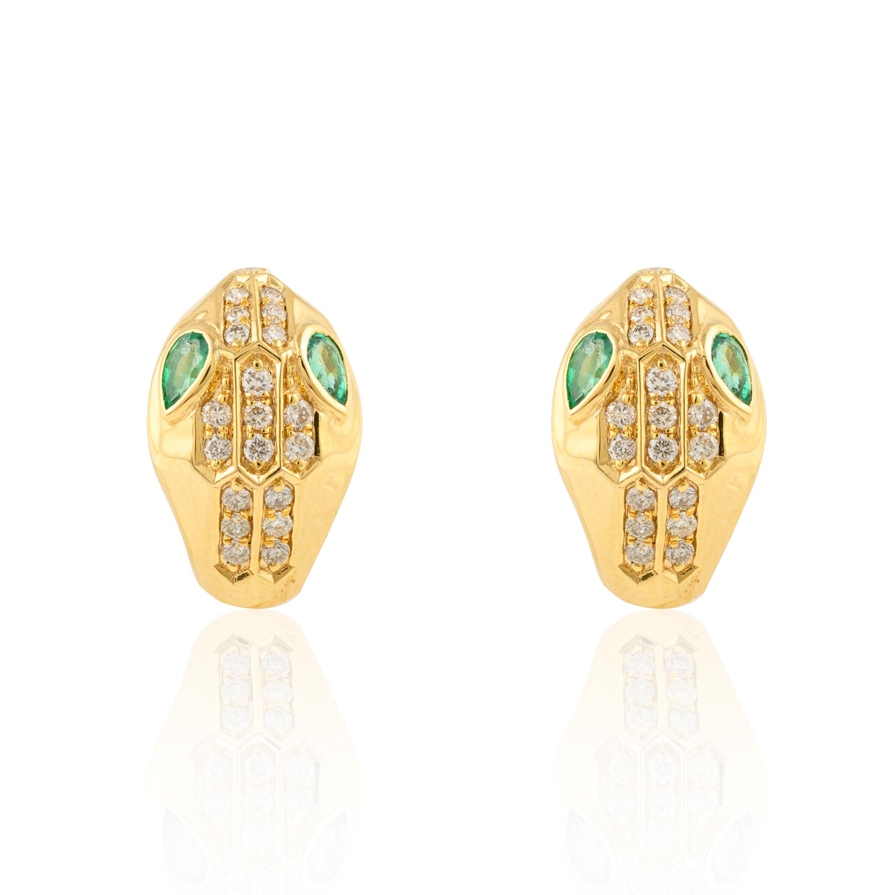 Pear Cut 18k Solid Yellow Gold Emerald Diamond Serpentine Pushback Stud Earrings For Sale