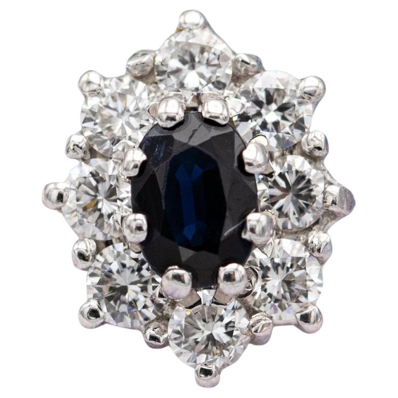 18k solid yellow gold engagement ring, Vintage diamond and Sapphire cluster ring For Sale