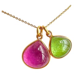 Collar de turmalina verde y en forma de corazón de oro amarillo macizo de 18 quilates