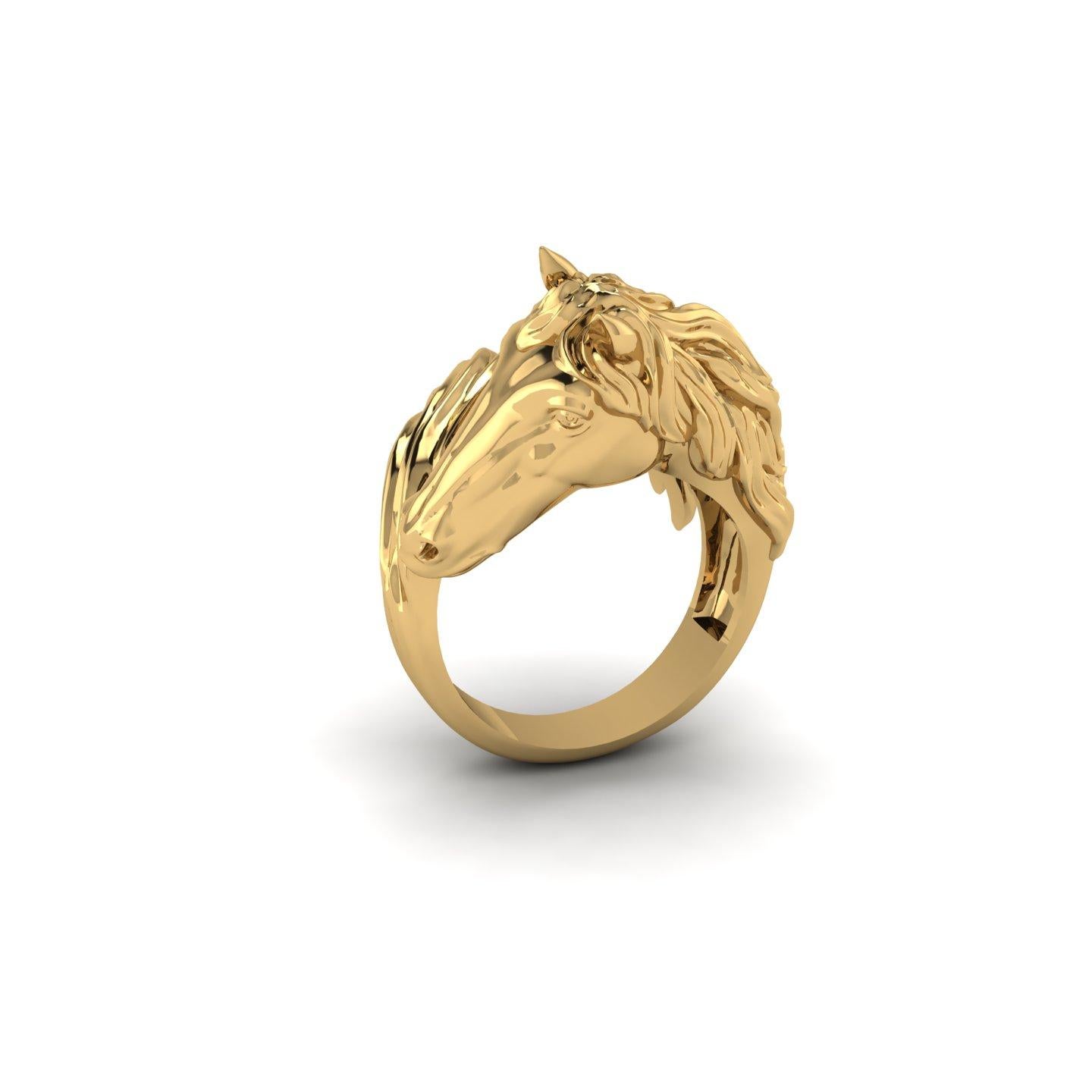 The Horse Contrarie Tail Ring  entirely made in 18k Solid Yellow Gold, no platings, incredibly detailed, made to order of your size each time, due to the finger size fitting importance.
This is a solid piece of 18k Yellow Gold, with its weight, for