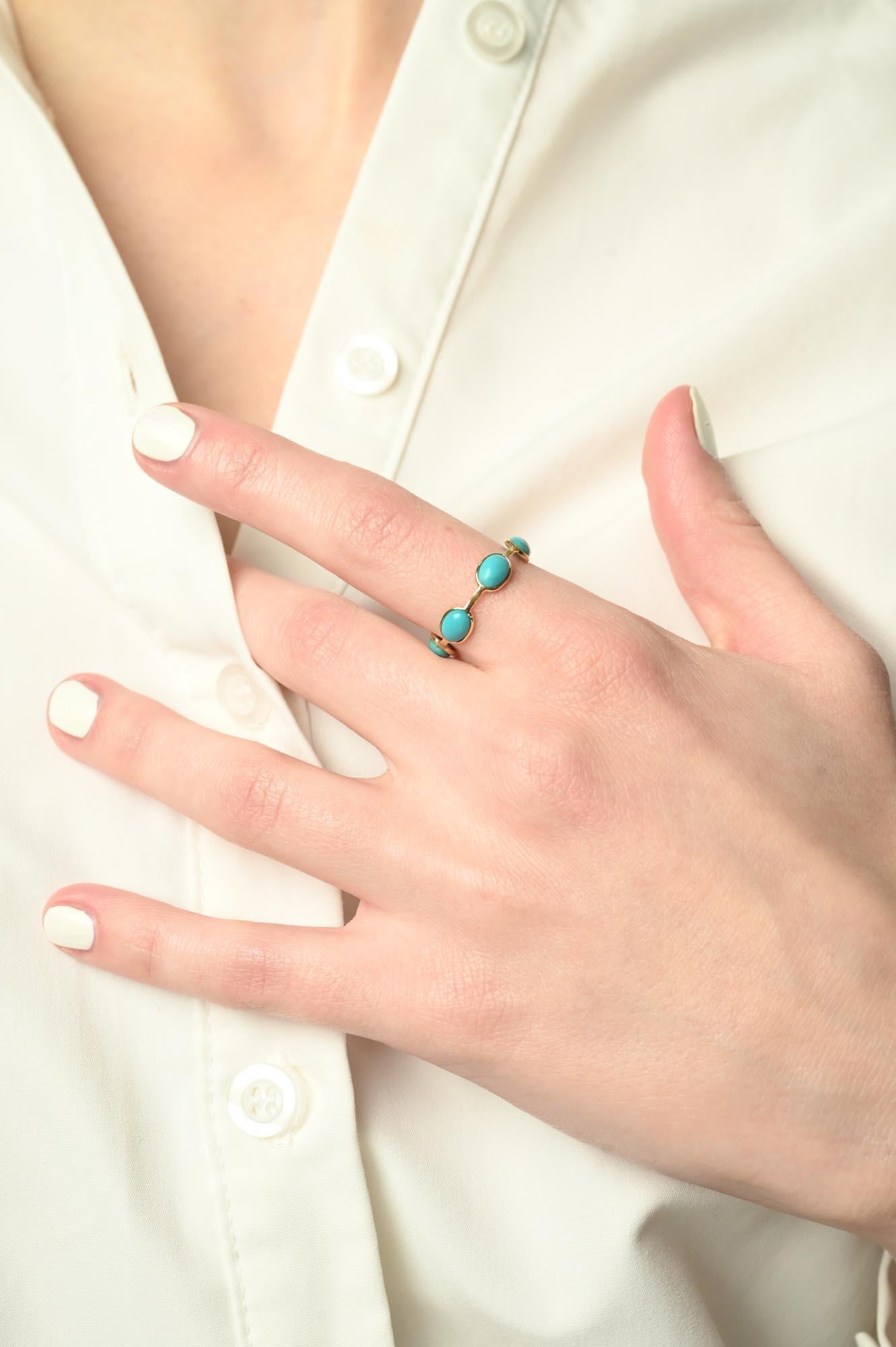 For Sale:  18k Solid Yellow Gold Minimal Stackable Turquoise Eternity Band Ring 9