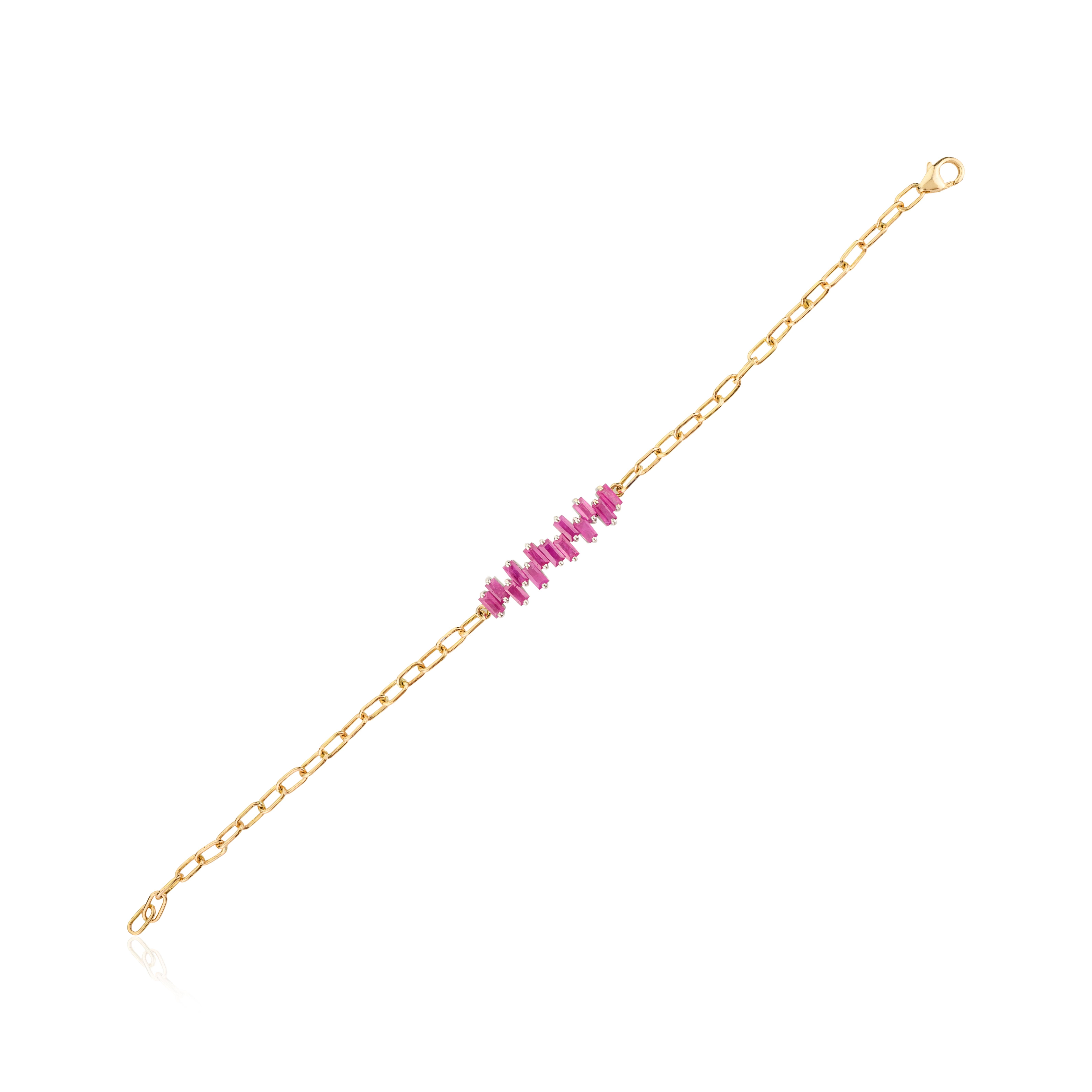 18k Solid Yellow Gold Modern Baguette Cut Ruby Charm Bracelet Gift for Her In New Condition For Sale In New York, NY
