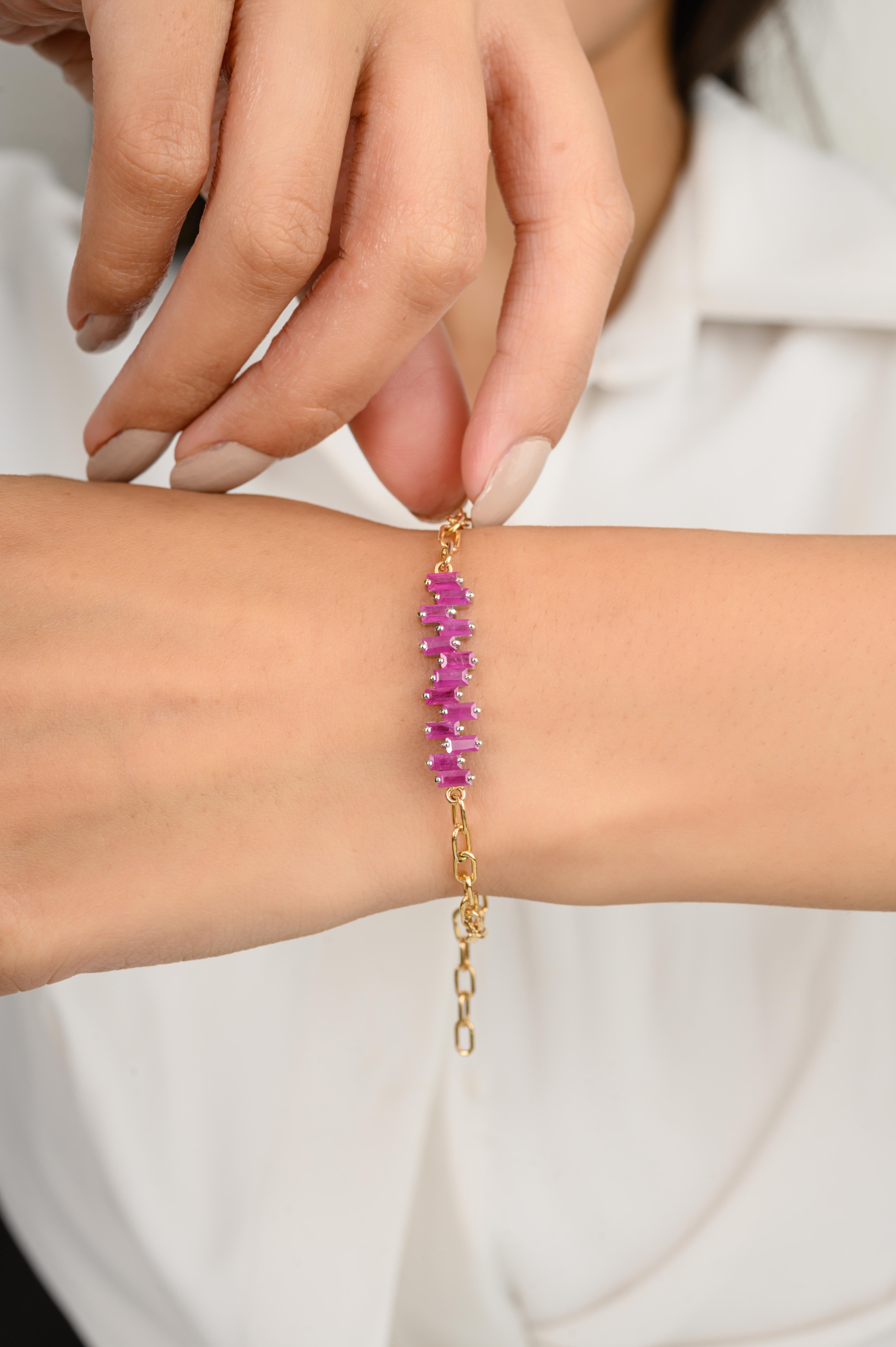18k Solid Yellow Gold Modern Baguette Cut Ruby Charm Bracelet Gift for Her For Sale 2