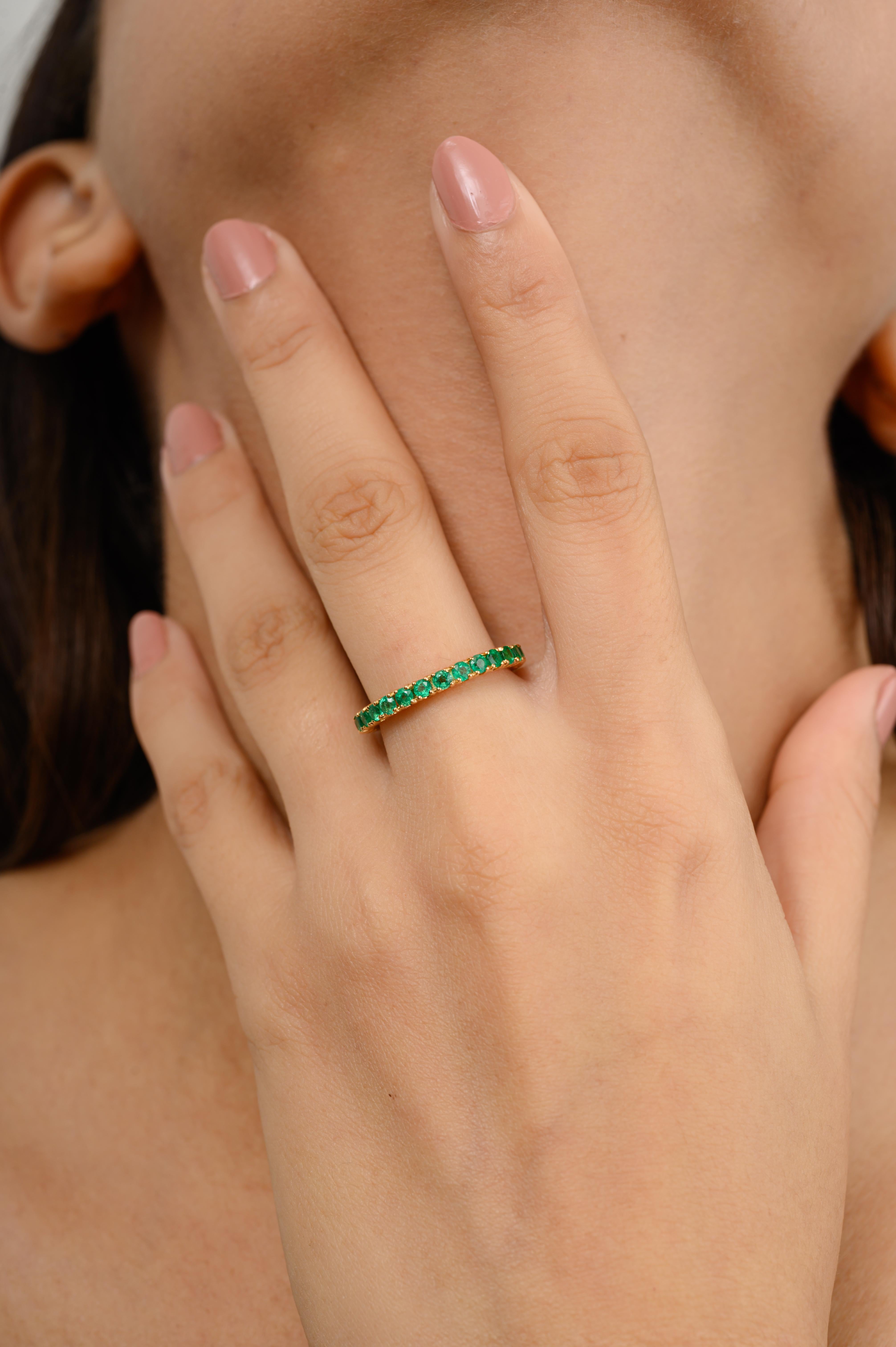 For Sale:  18k Solid Yellow Gold Natural Emerald Infinity Stackable Band Ring Gift for Her 4