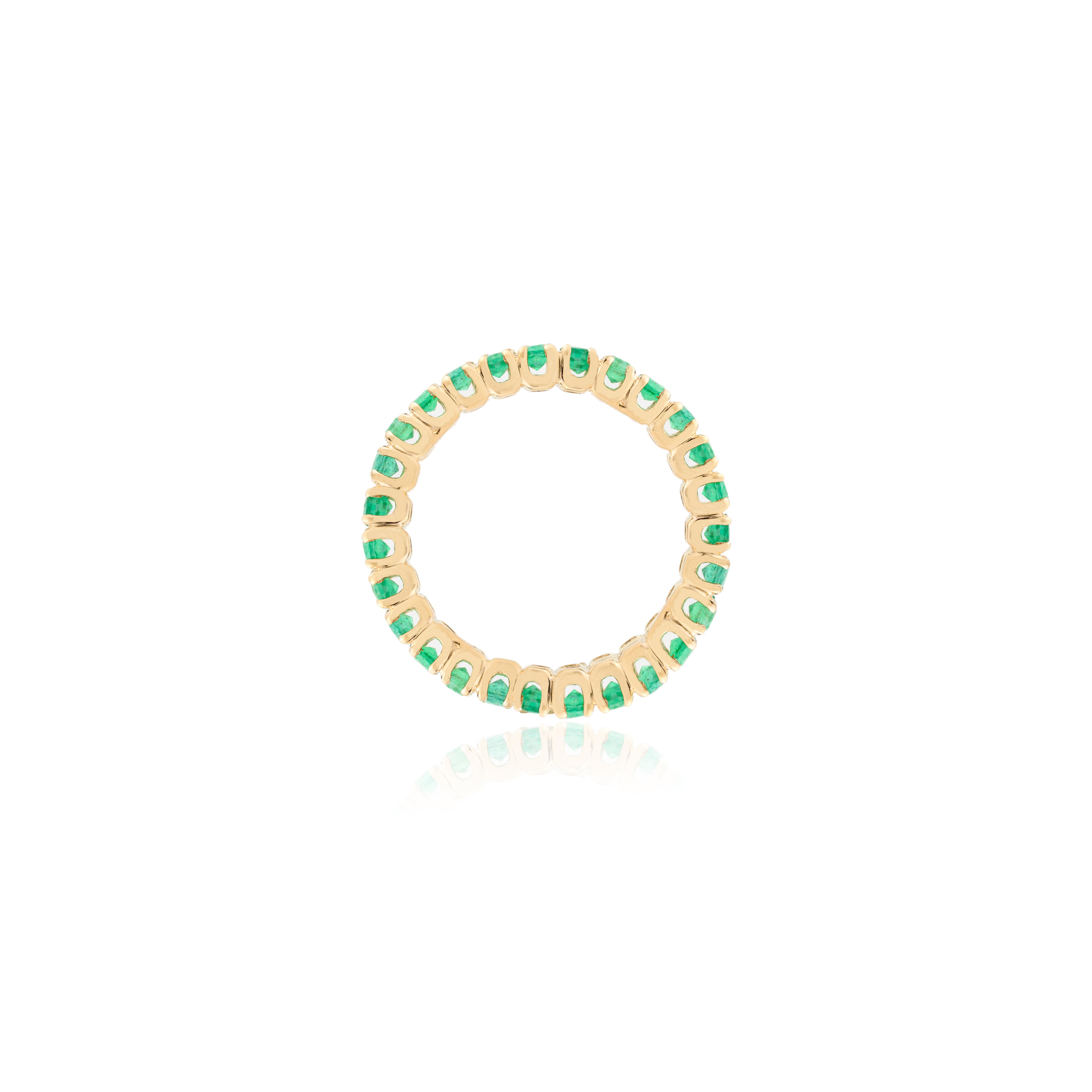 For Sale:  18k Solid Yellow Gold Natural Emerald Infinity Stackable Band Ring Gift for Her 7