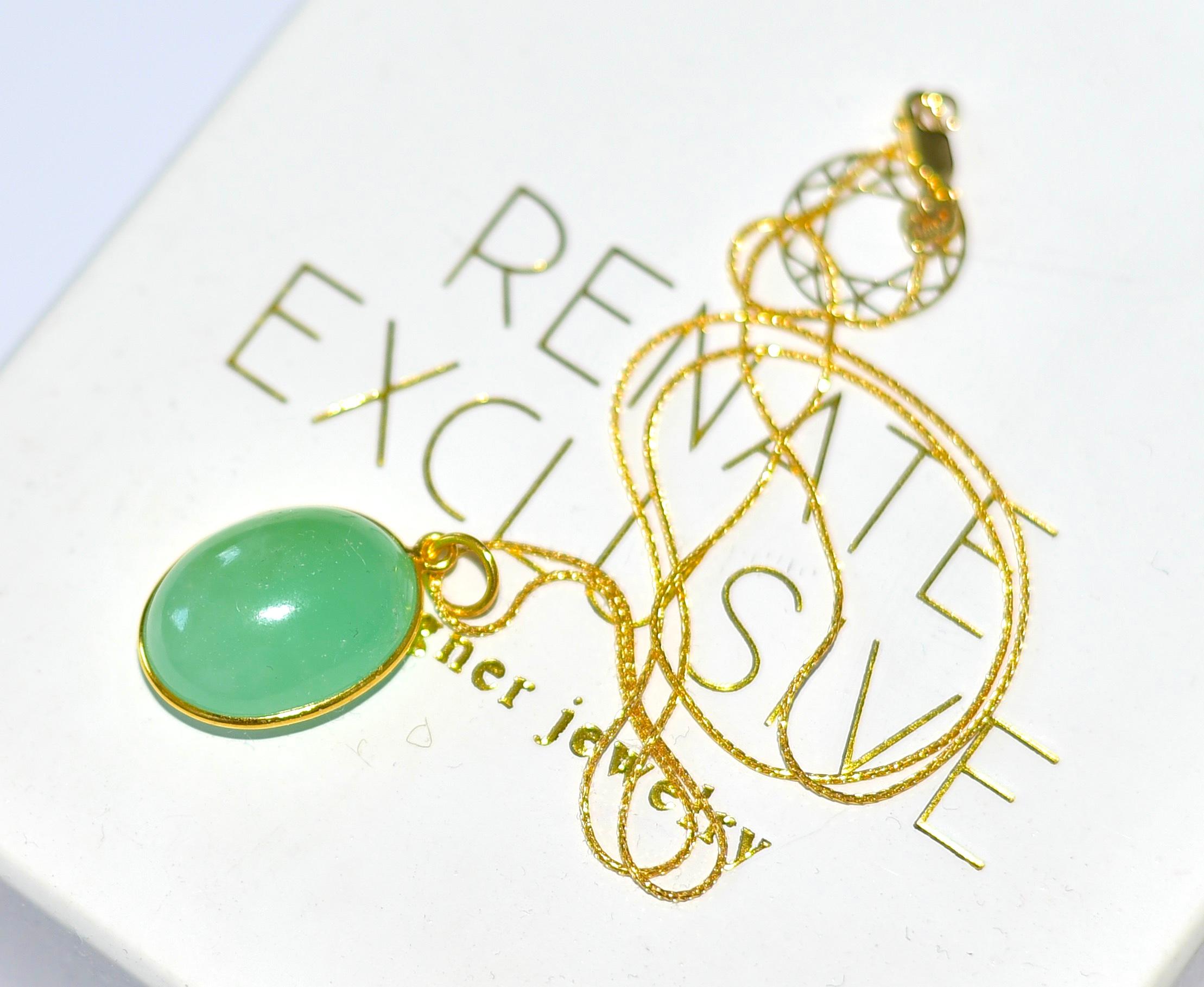 This summer necklace is amazing! The green Australian Chrysoprase sparkles divinely in the sunlight, and the chain itself is spectacularly shiny! You won't regret making this investment! Pendant metal is 18K Solid Gold (marked). The chain is 14K