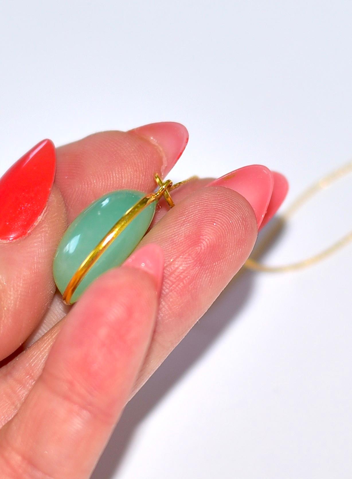 Oval Cut 18K Solid Yellow Gold Old Stock Australian Chrysoprase Oval Bezel Charm Necklace For Sale