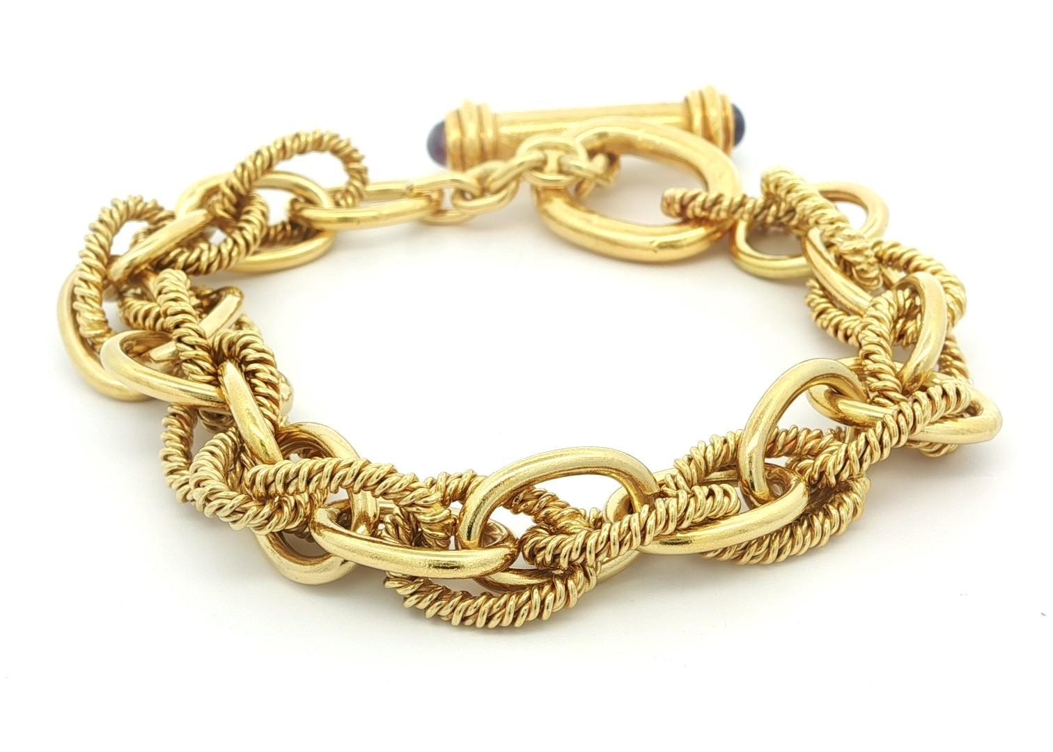 18k Solid Yellow Gold Plain & Twisted Interlocking Open Link Toggle Bracelet For Sale 4