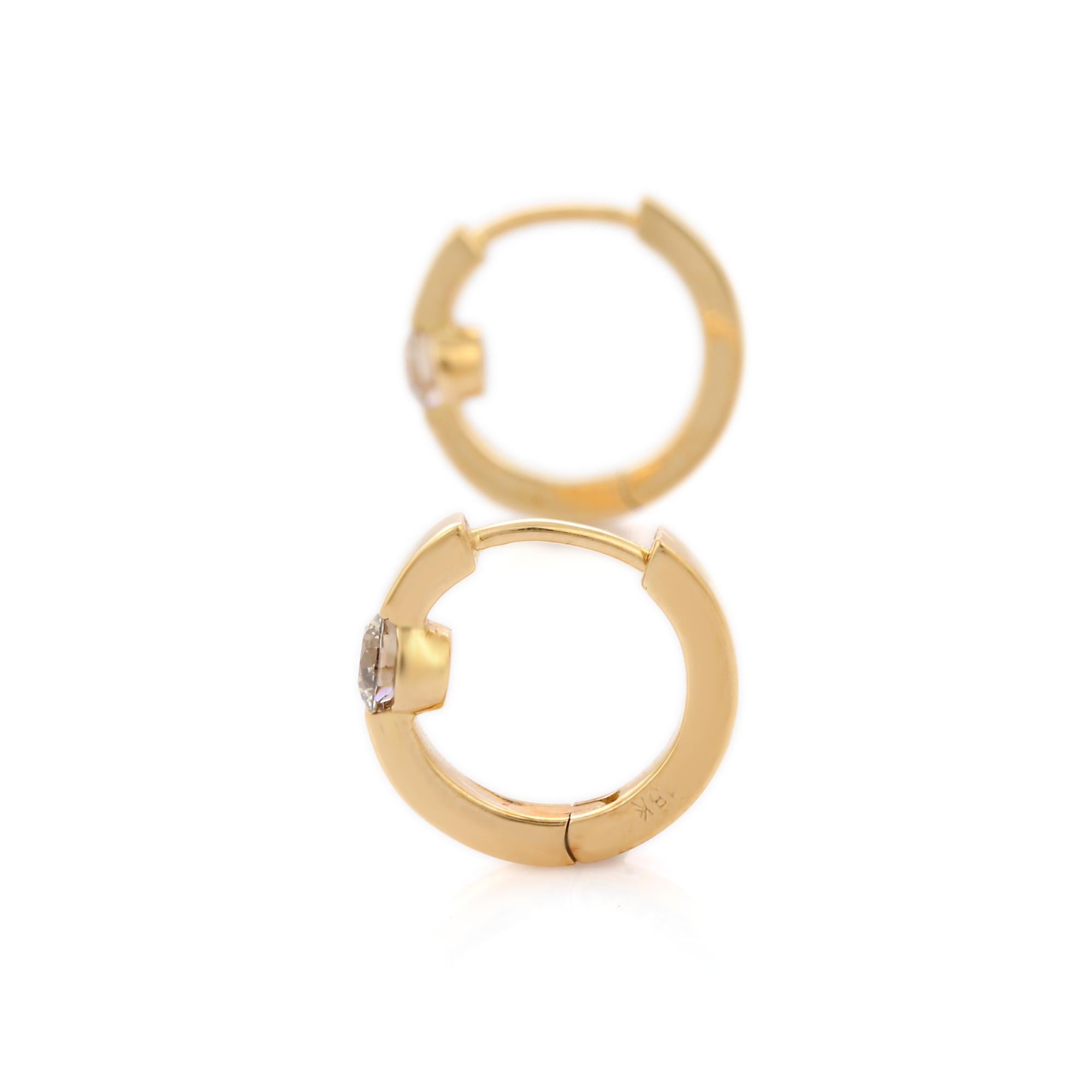 Round Cut 18K Solid Yellow Gold Minimalist Diamond Hoop Earrings for Women For Sale
