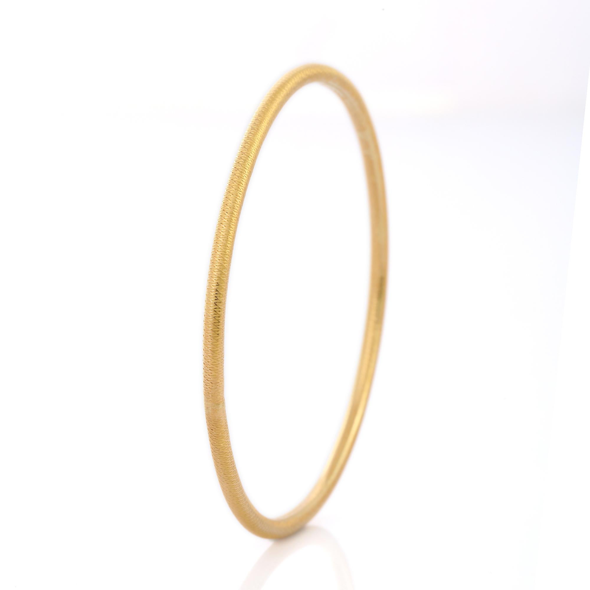 Art Deco 18K Solid Yellow Gold Simple Unisex Gold Bangle  For Sale