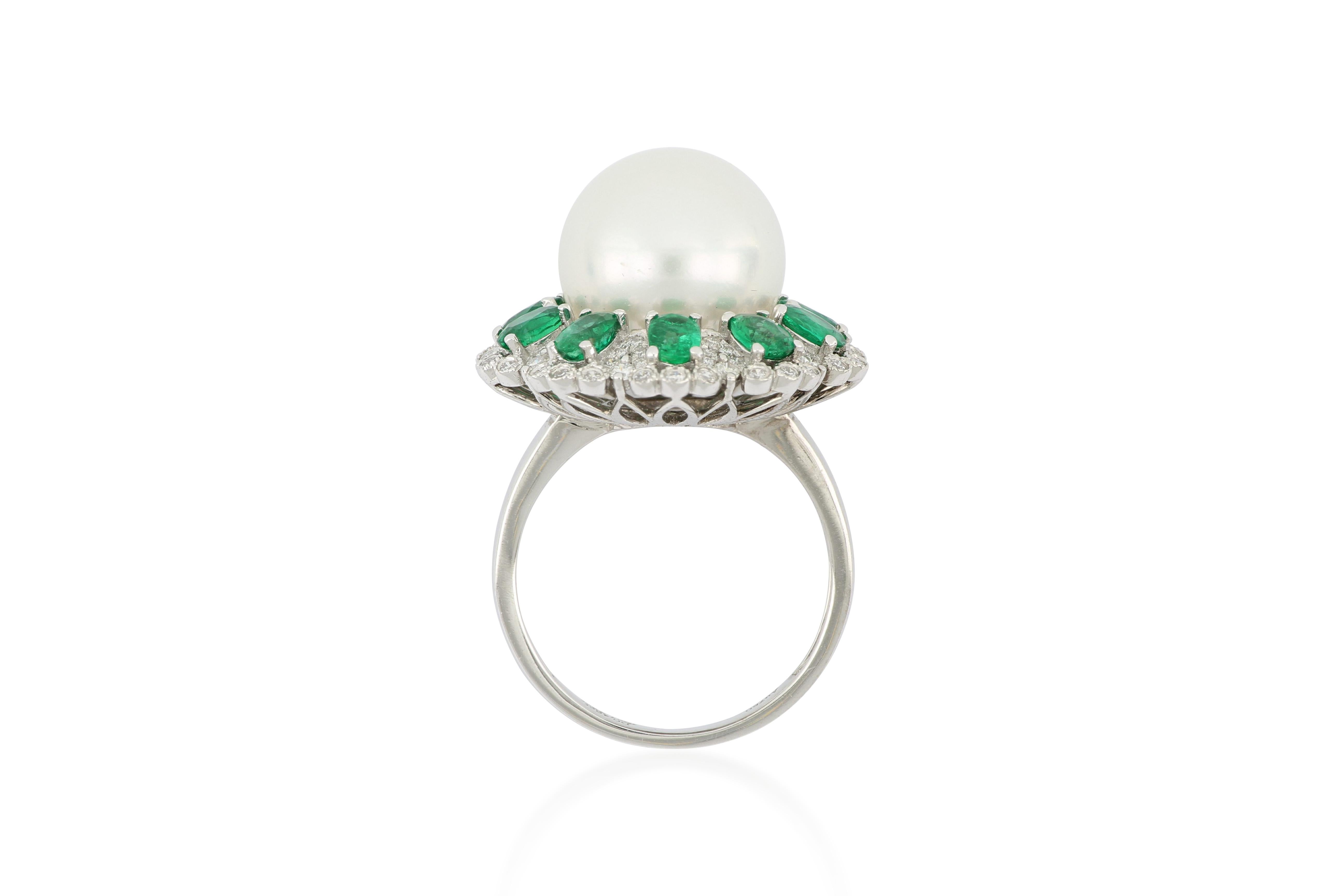 Round Cut 18K South Sea Pearl and Emerald Ring For Sale