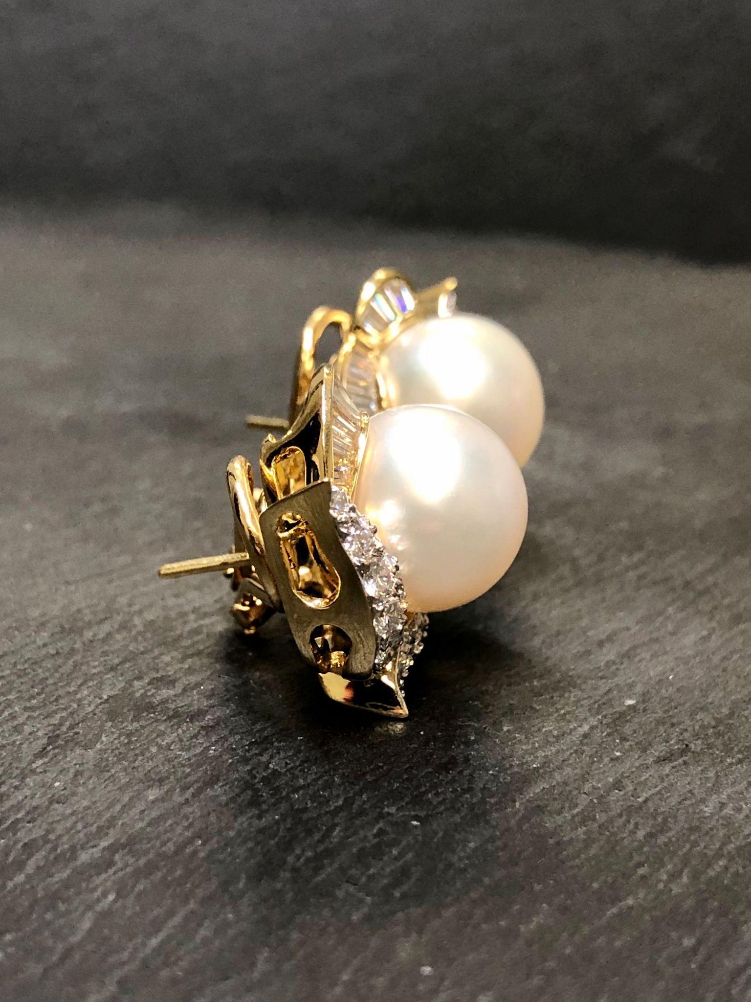 Contemporary Estate 18K South Sea Pearl Baguette Round Diamonds Earrings 4cttw 12.50mm For Sale