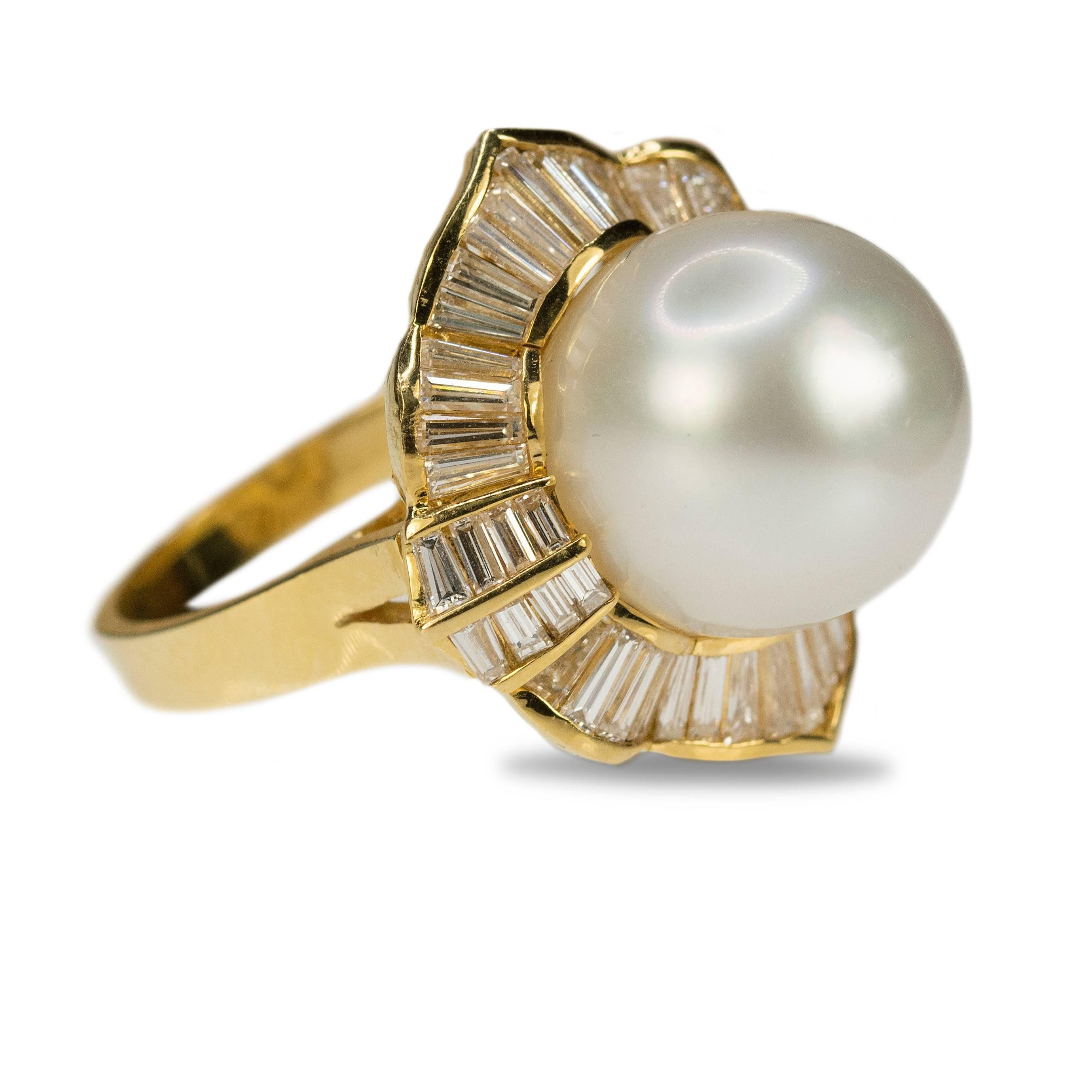 Modern 18 Karat Yellow Gold South Sea Pearl Diamond Ring For Sale