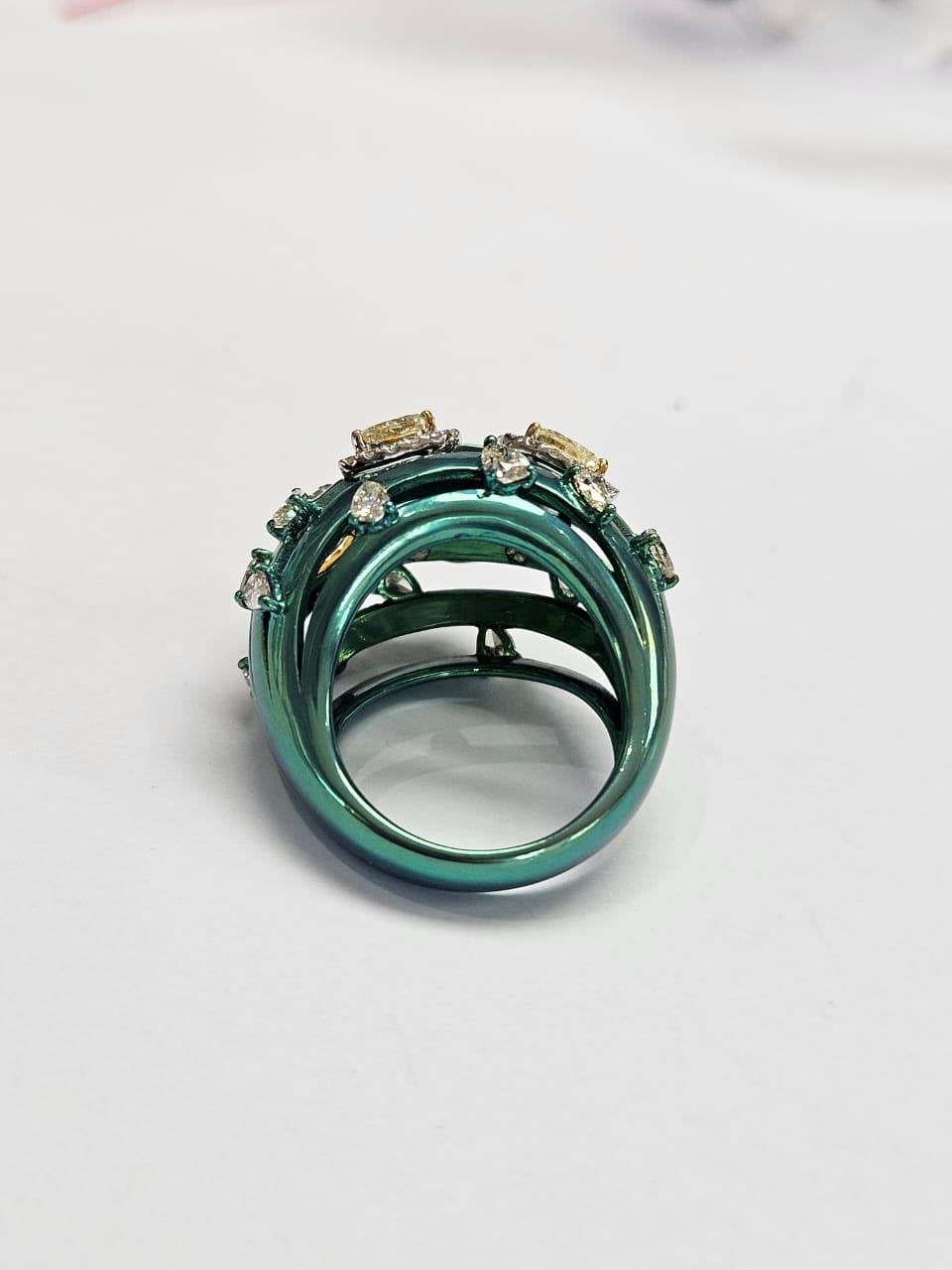 Declaración de 18 quilates, 2,88 quilates, Anillo de oro blanco pavé de diamantes amarillos y titanio Moderno en venta