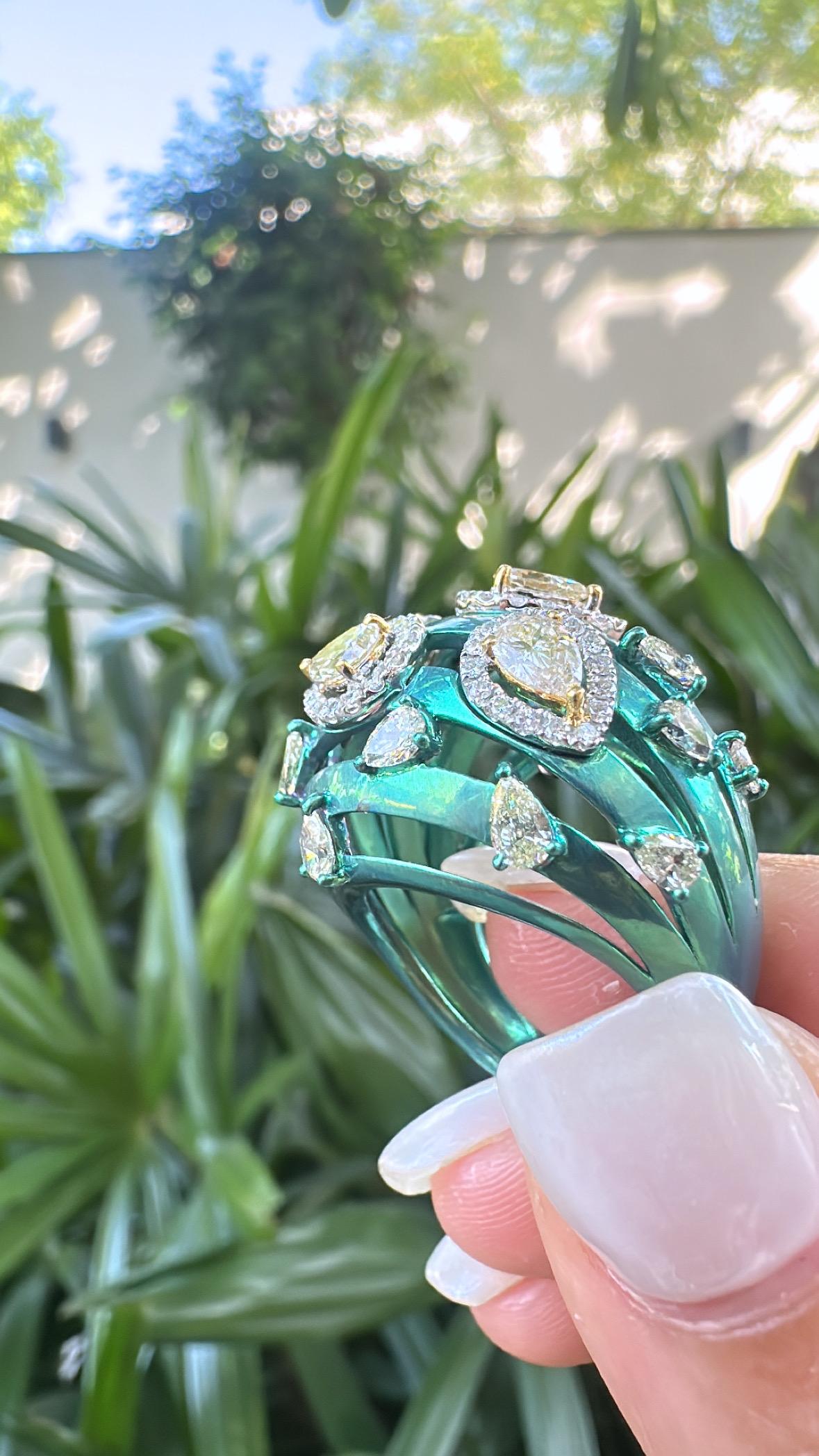 Declaración de 18 quilates, 2,88 quilates, Anillo de oro blanco pavé de diamantes amarillos y titanio en venta 1