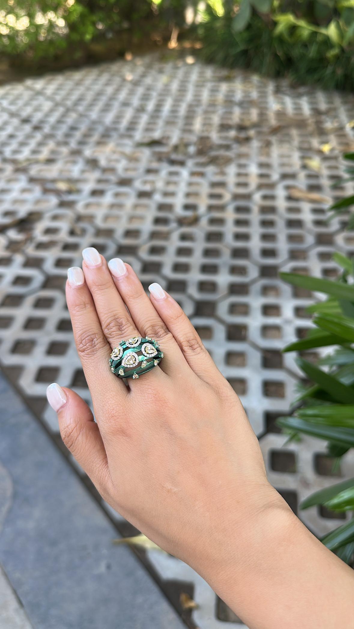 Declaración de 18 quilates, 2,88 quilates, Anillo de oro blanco pavé de diamantes amarillos y titanio en venta 3