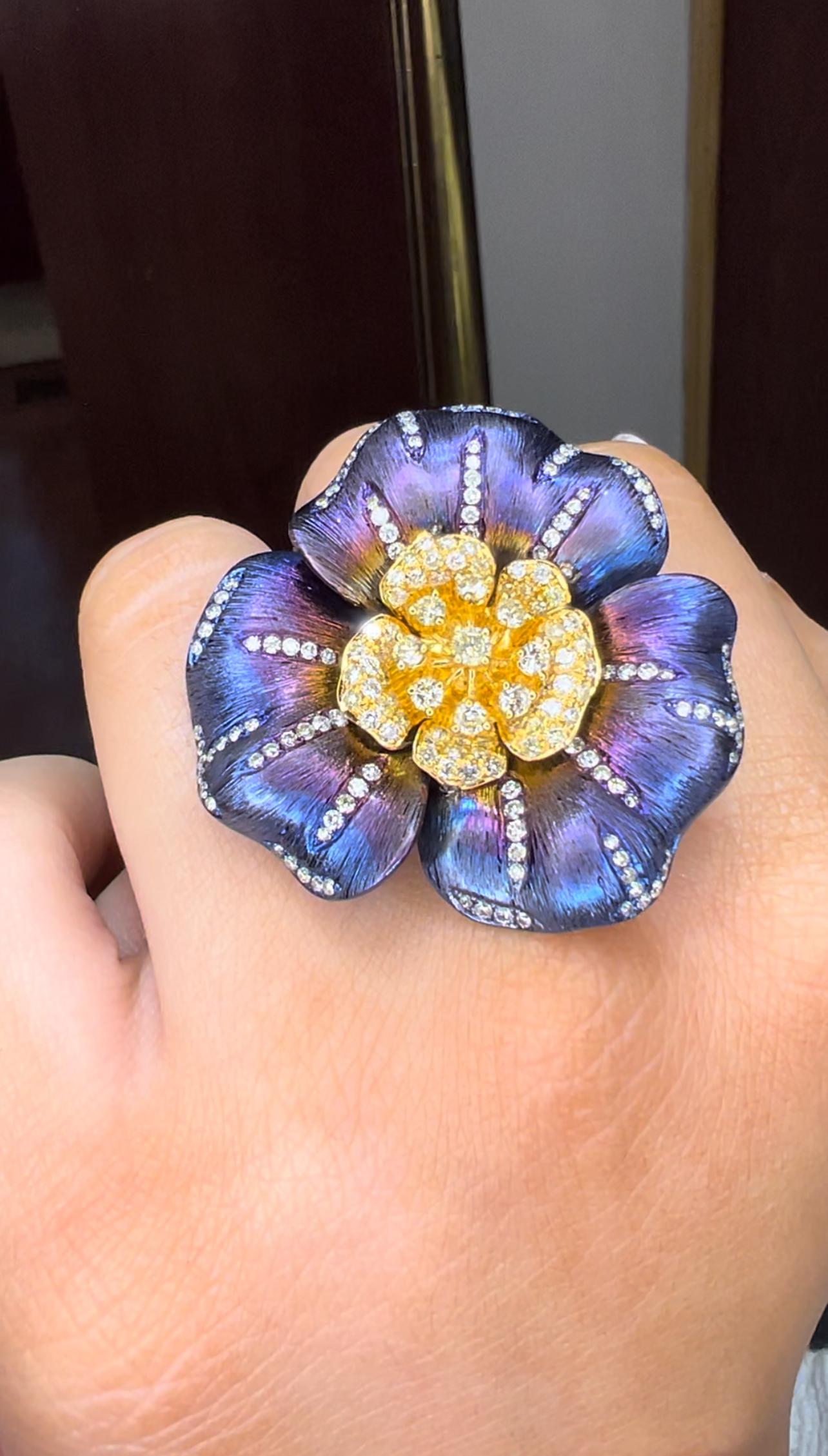 For Sale:  18K Statement Custom Flower 2.50 Diamond Pavé Yellow Gold and Titanium Ring 3