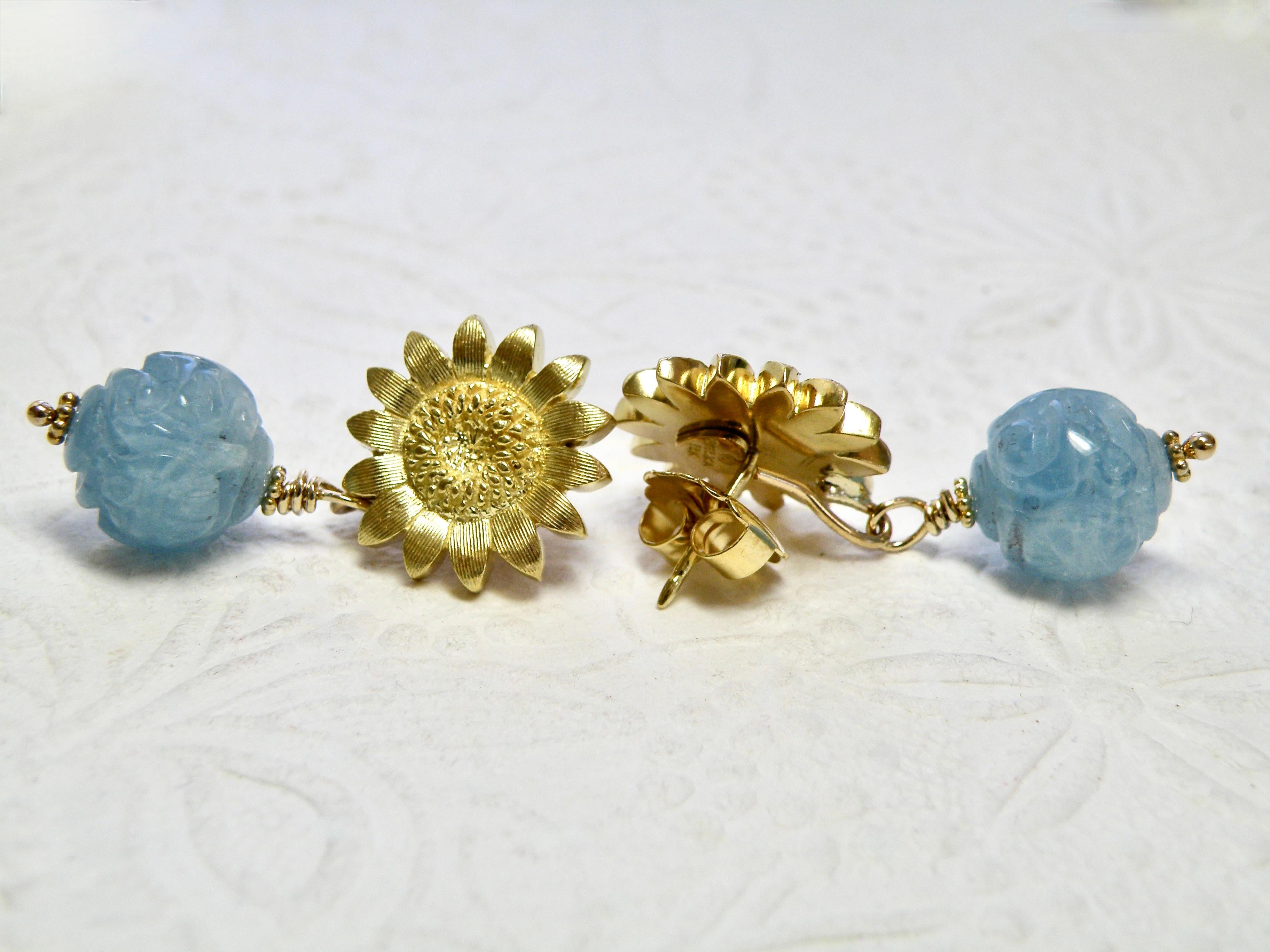 Boucles d'oreilles tournesol 18 carats avec aigue-marine sculptée Neuf - En vente à Cohasset, MA