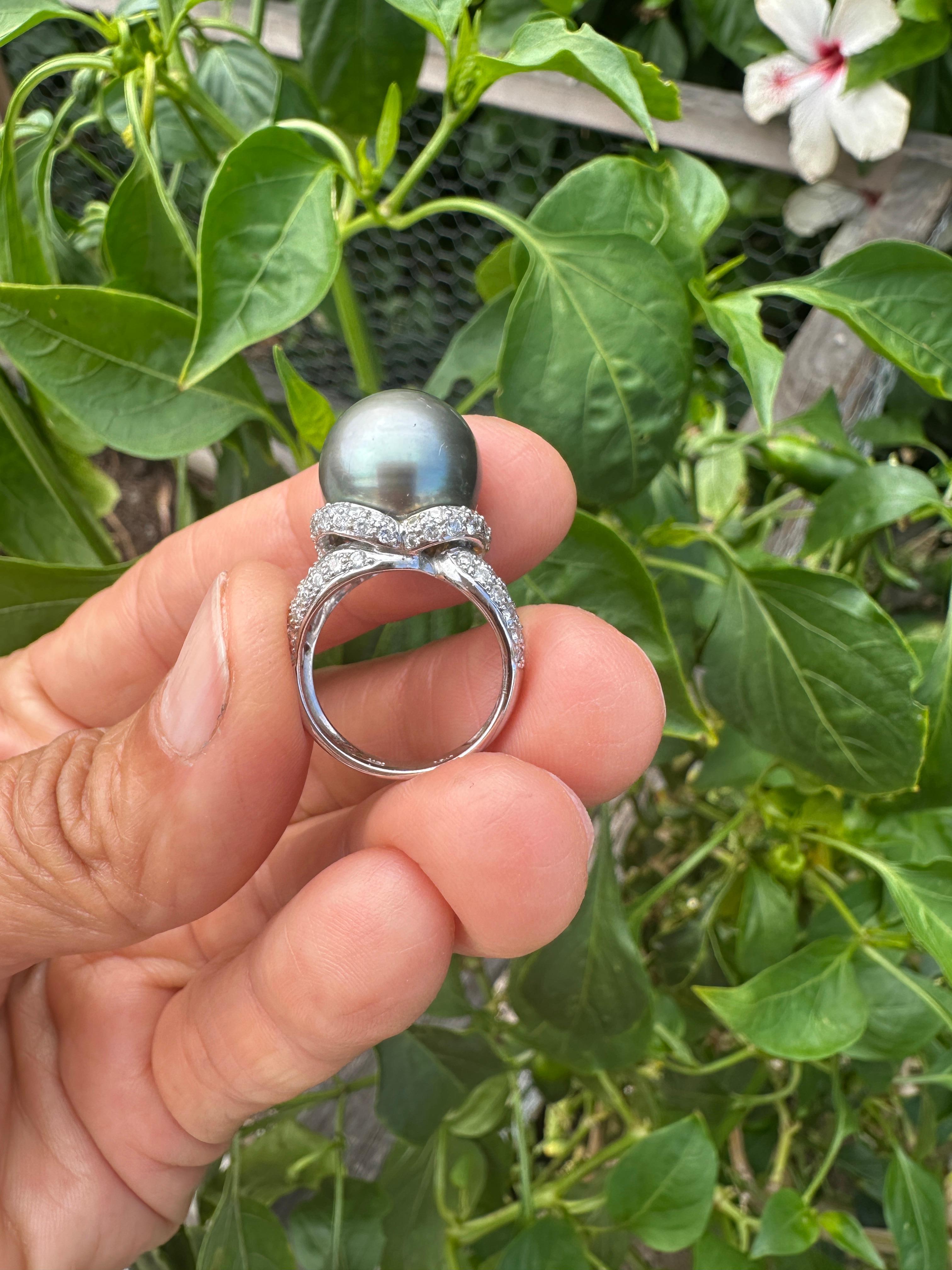 18k Tahitian Pearl and Diamond Ring 1 Carat JYE Award For Sale 2