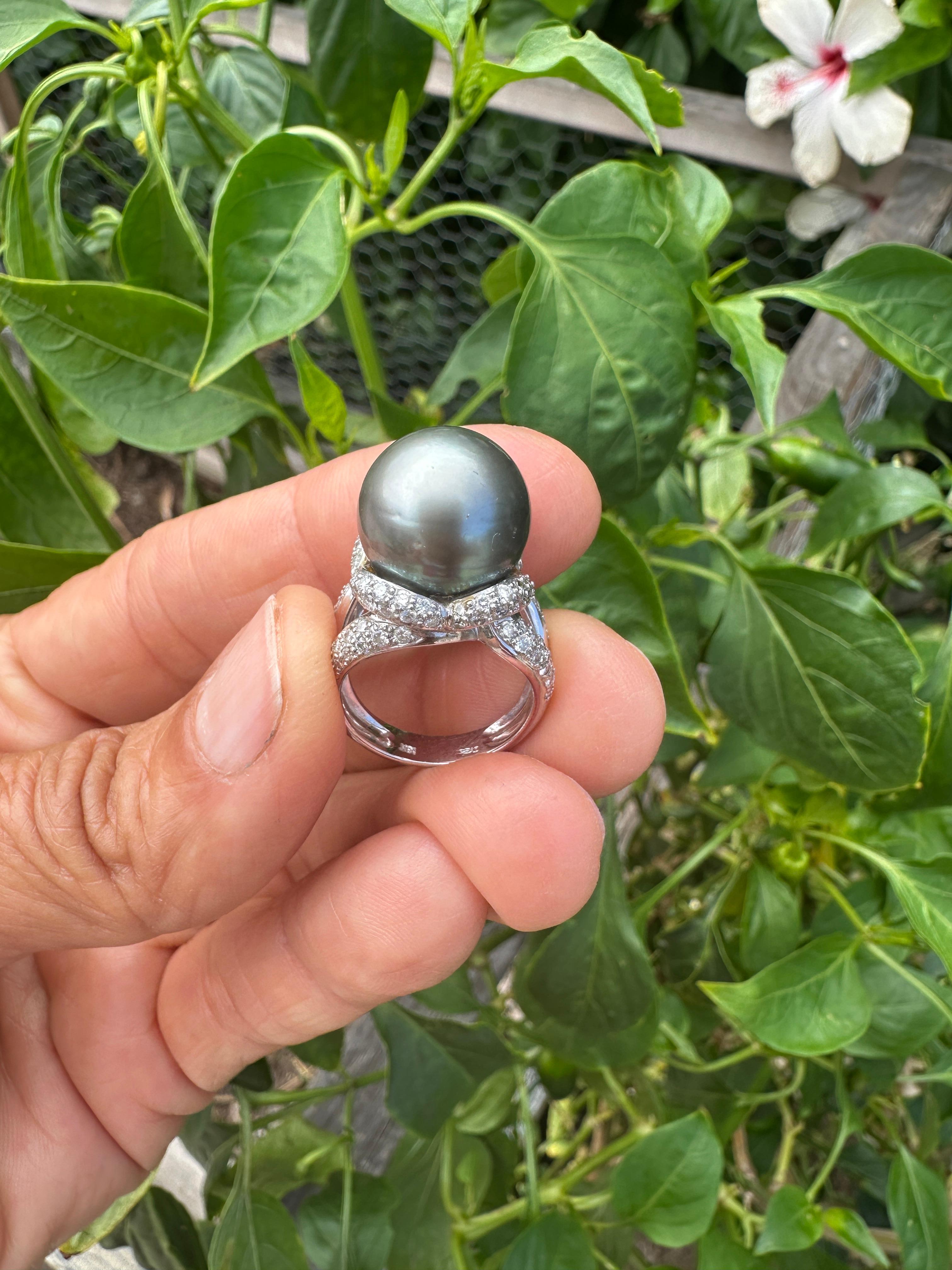 18k Tahitian Pearl and Diamond Ring 1 Carat JYE Award For Sale 1
