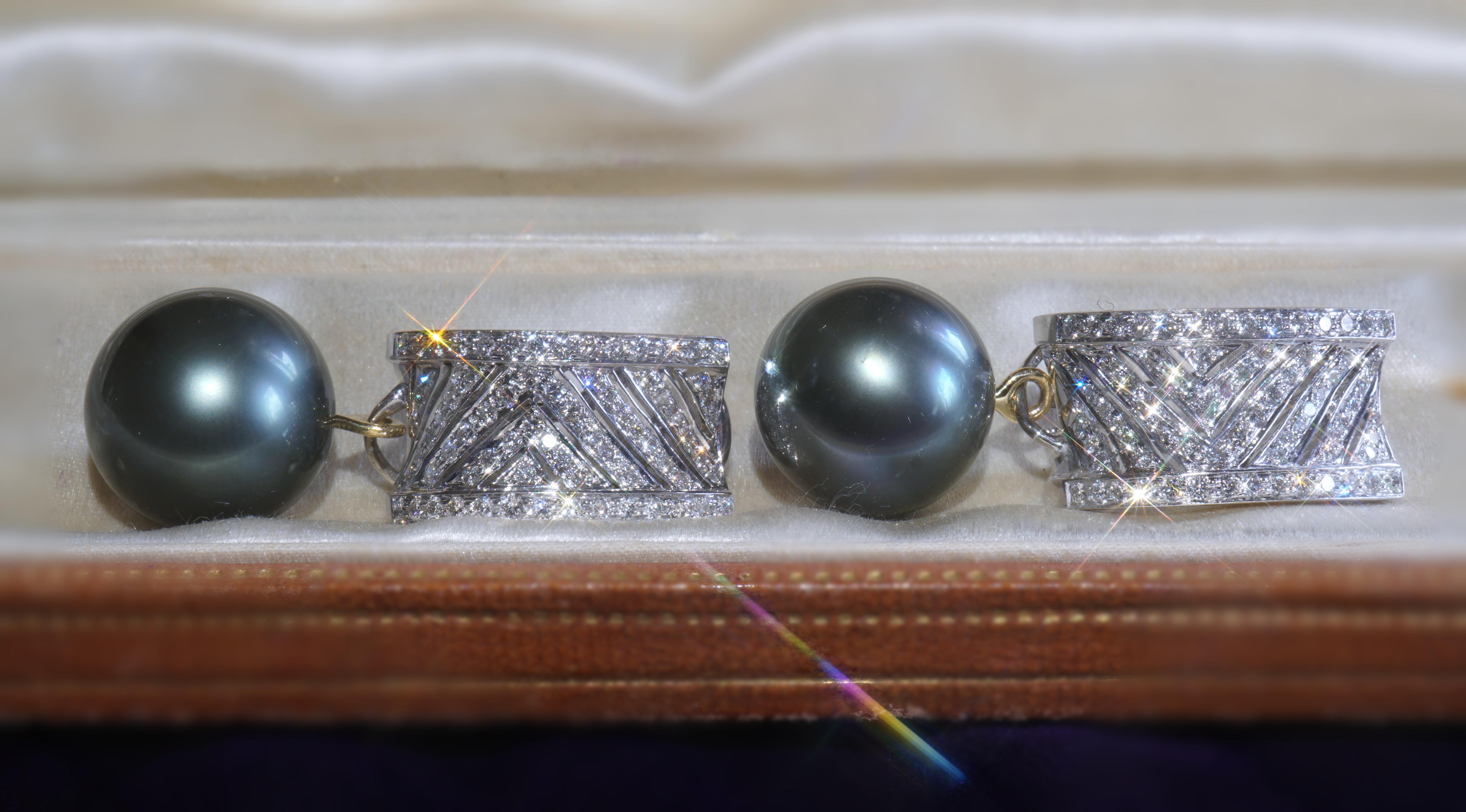 18K Tahitian Pearl Diamond Vintage Earrings Fine Antique GIA 15MM Huge 3.02 CTS For Sale 2