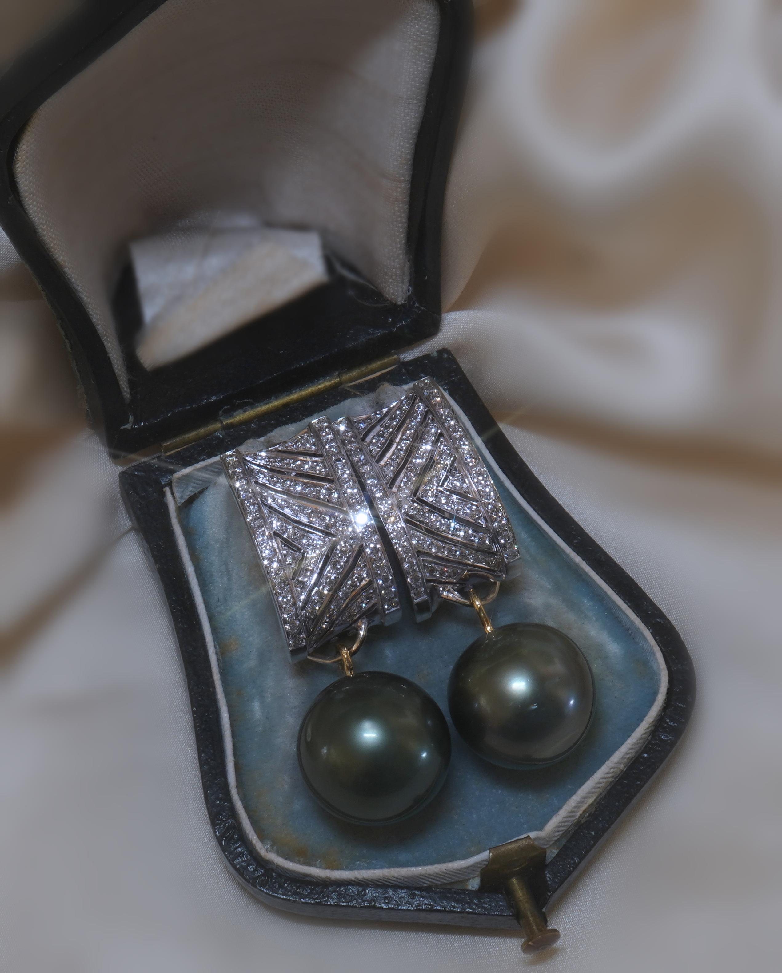 18K Tahitian Pearl Diamond Vintage Earrings Fine Antique GIA 15MM Huge 3.02 CTS For Sale 3