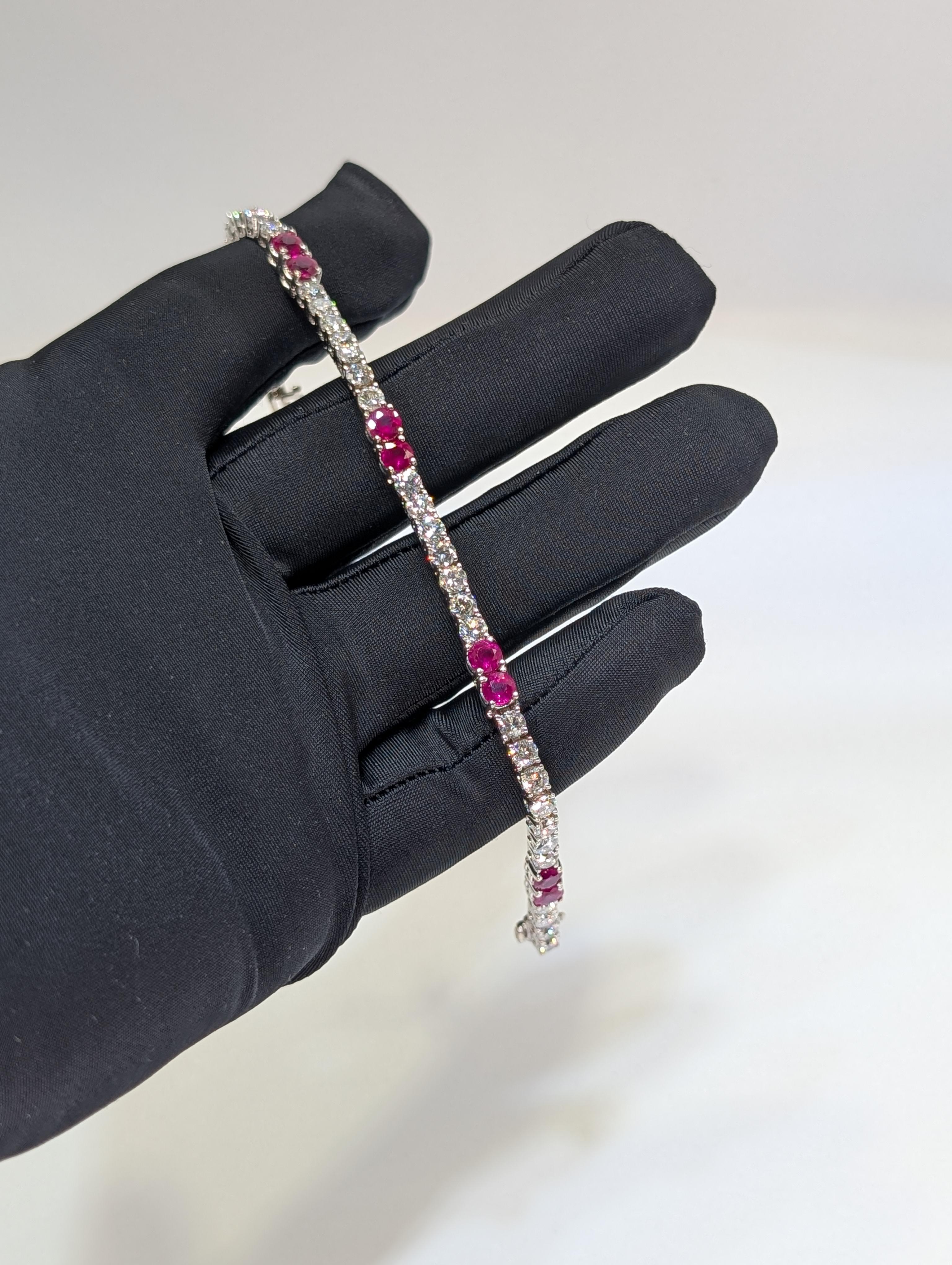 da uomo o donna Bracciale Tennis 18k con 7,00ct di diamanti e 5,00ct di rubini in vendita