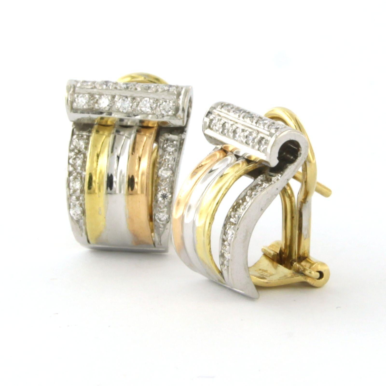 Clips d'oreilles en or 18k trois couleurs sertis de diamants taille brillant jusqu'à. 0.40ct  Pour femmes en vente