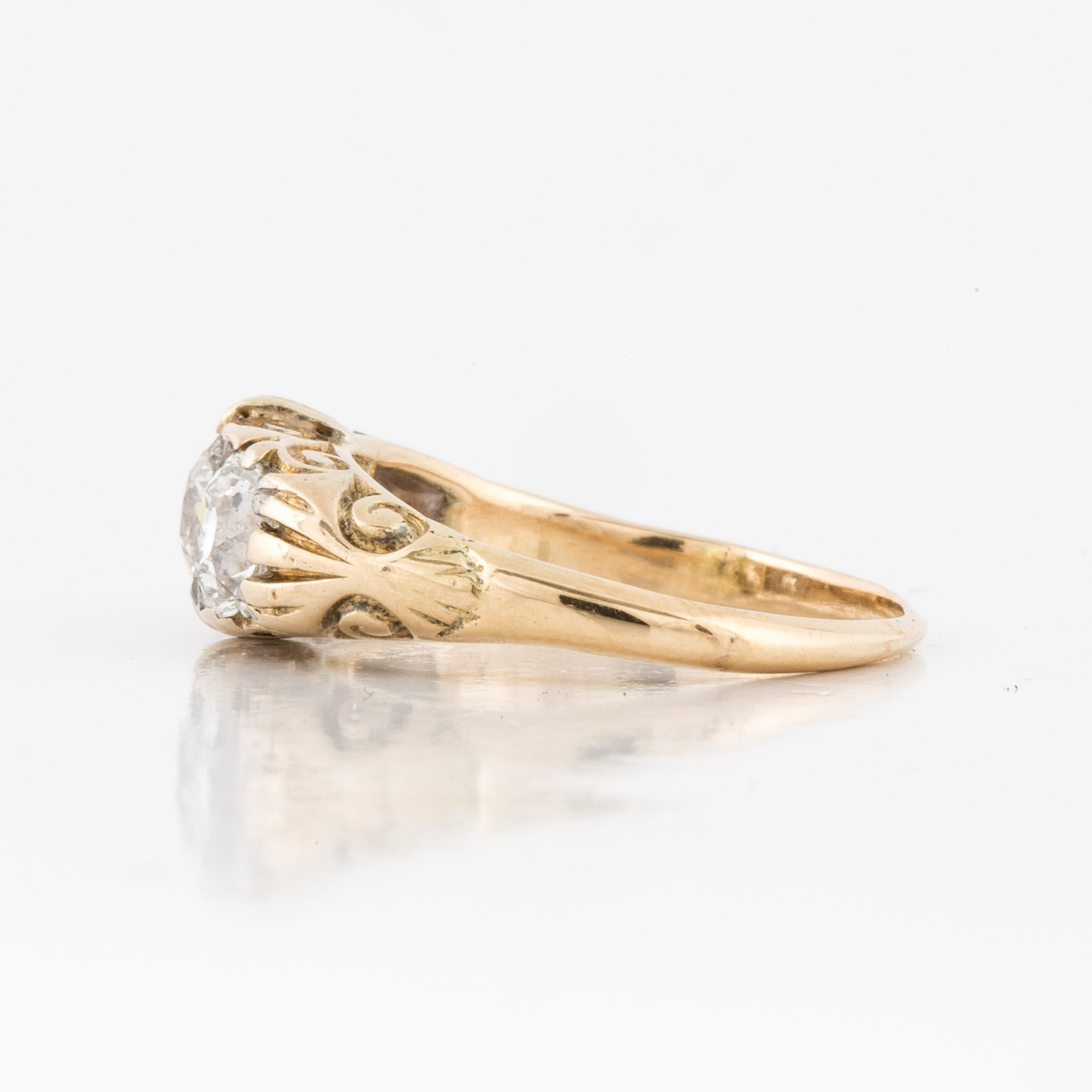 Old European Cut Victorian Three Diamond Ring in 18K Yellow Gold  For Sale